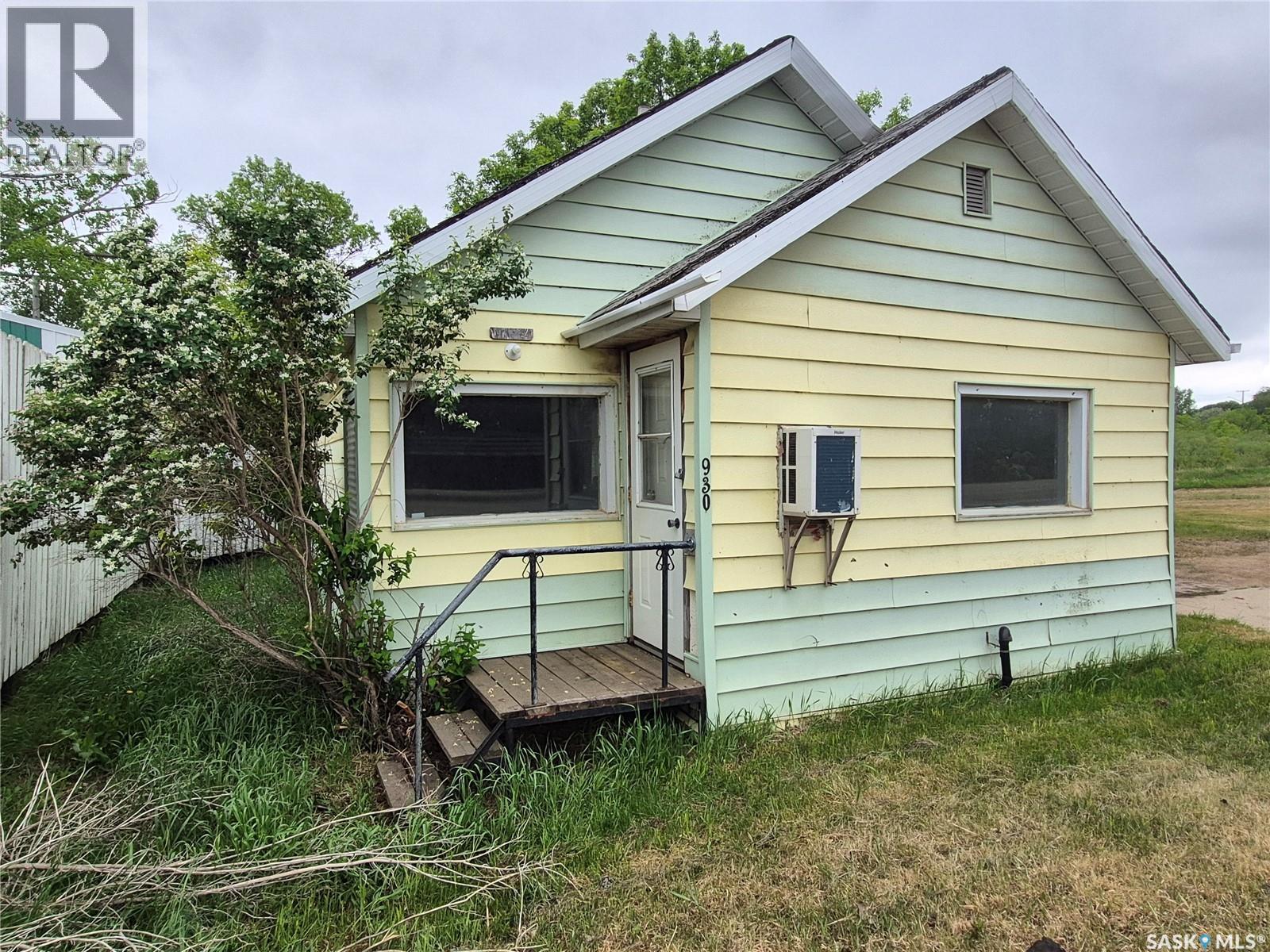 930 1st Avenue NW, Weyburn, Saskatchewan  S4H 1P6 - Photo 22 - SK038471