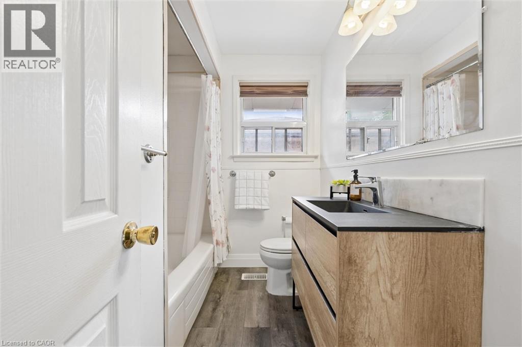 79 Dumbarton Street, Guelph, Ontario N1E 3T5 - Photo 24 - 40835919