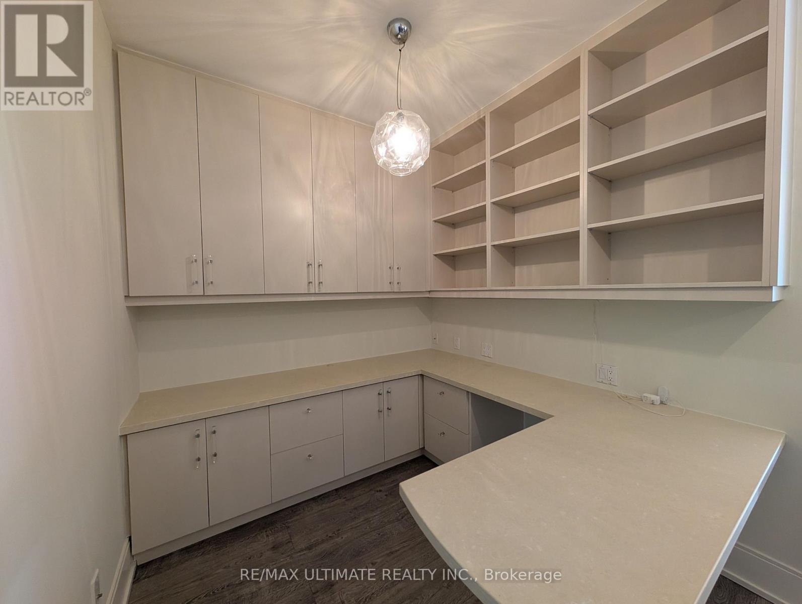 917 - 70 Roehampton Avenue, Toronto, Ontario  M4P 1R2 - Photo 18 - C13414350