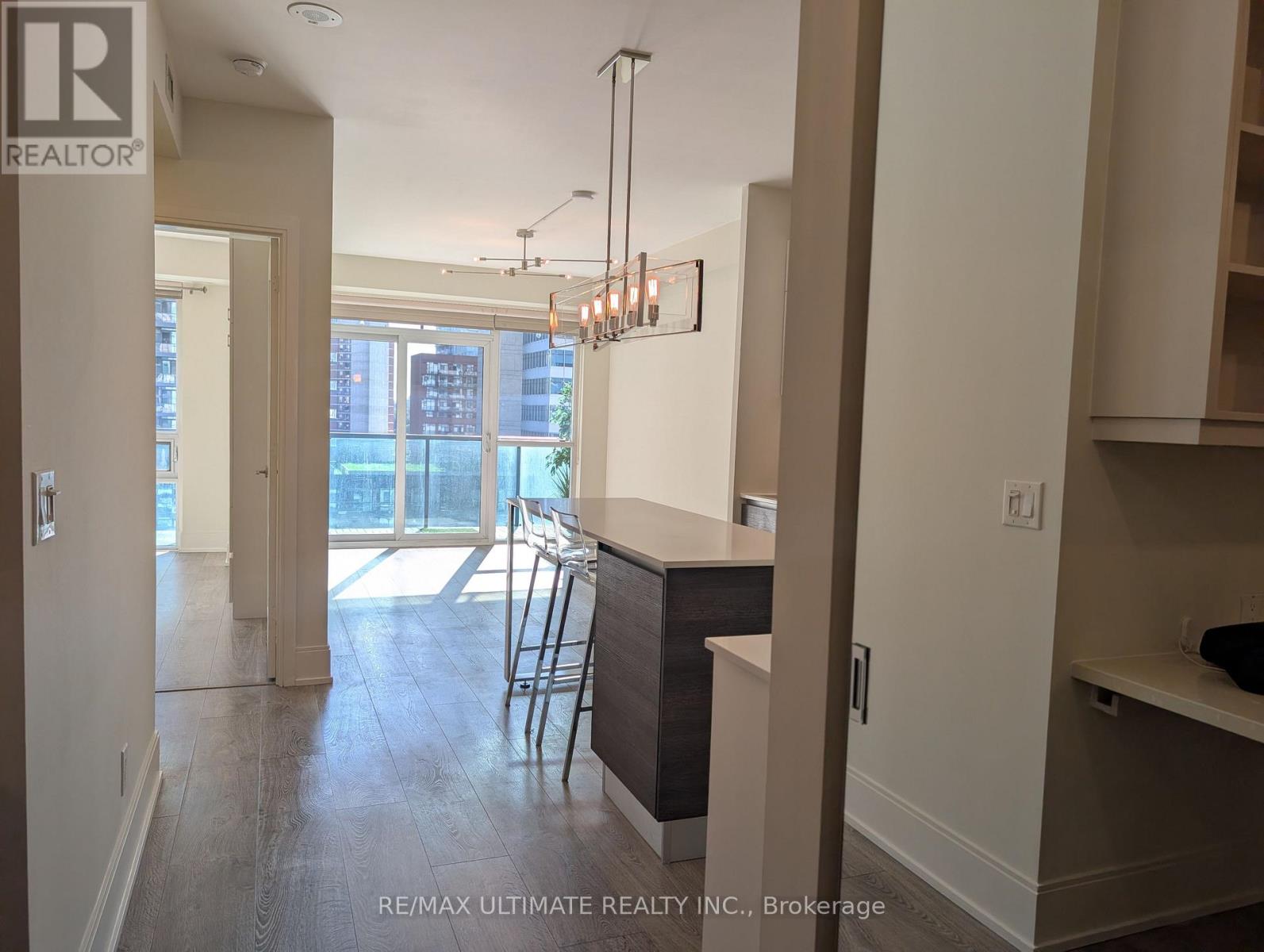 917 - 70 Roehampton Avenue, Toronto, Ontario  M4P 1R2 - Photo 4 - C13414350