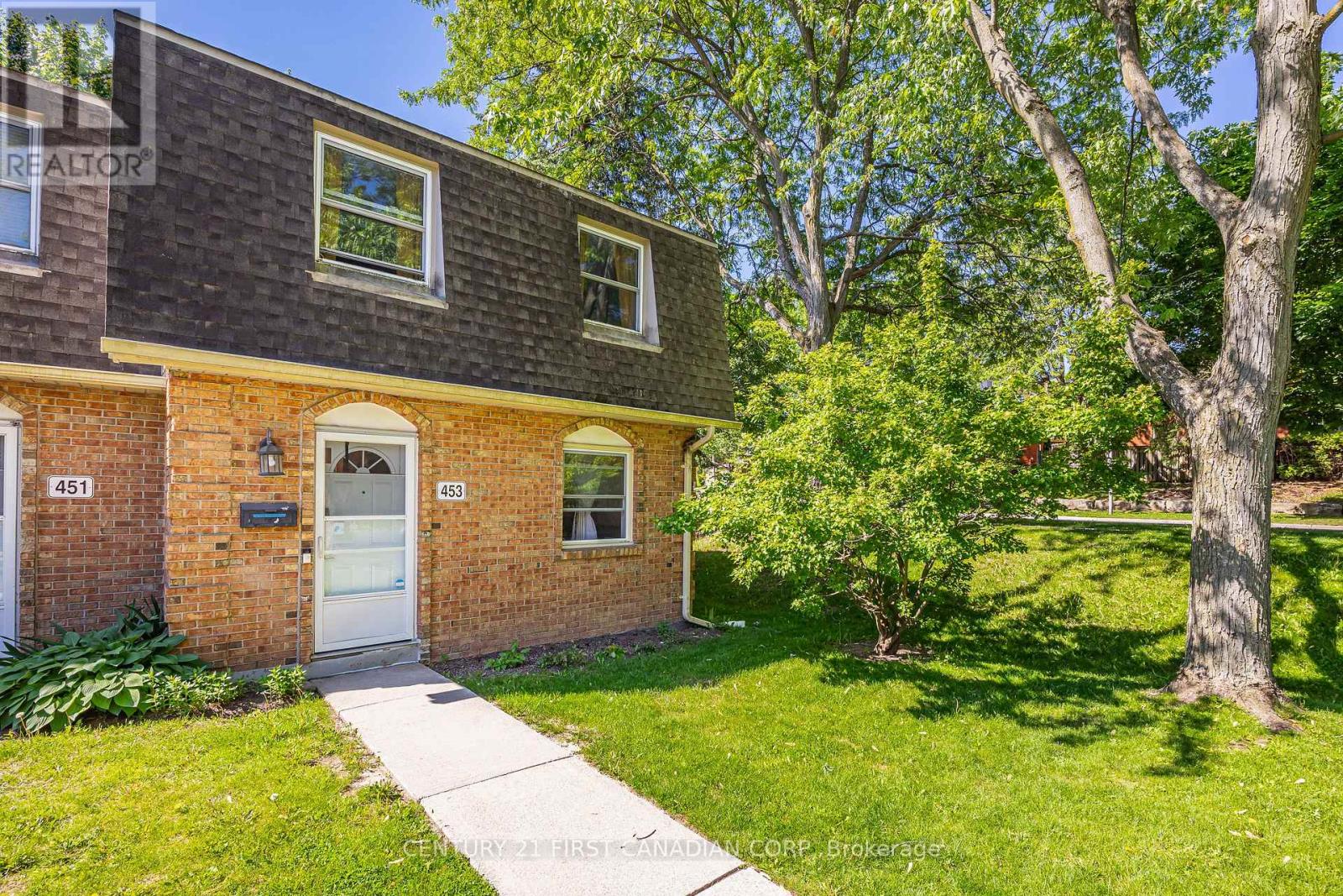 453 Wilkins Street, London South, Ontario  N6C 5B5 - Photo 2 - X13415248
