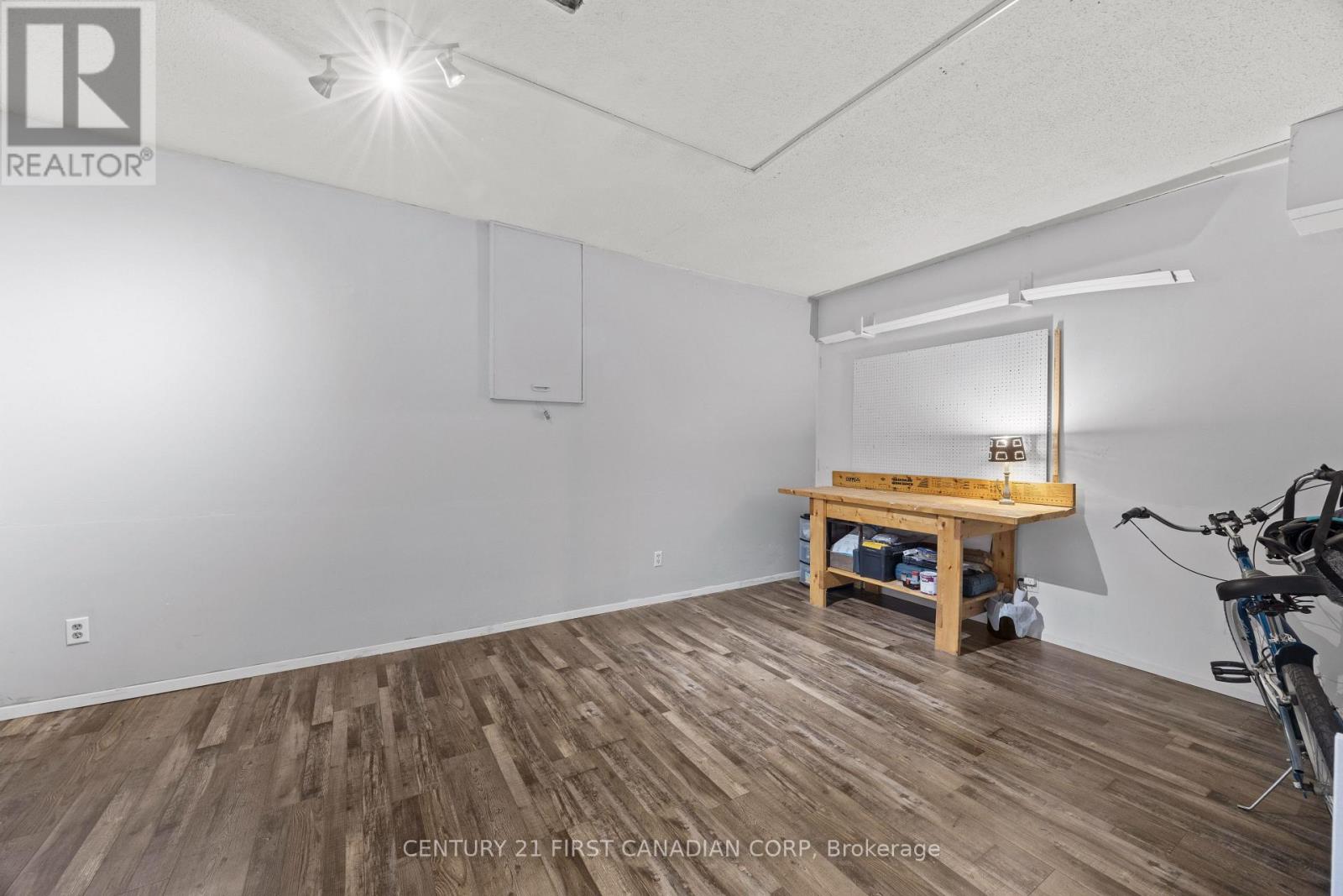 453 Wilkins Street, London South, Ontario  N6C 5B5 - Photo 23 - X13415248