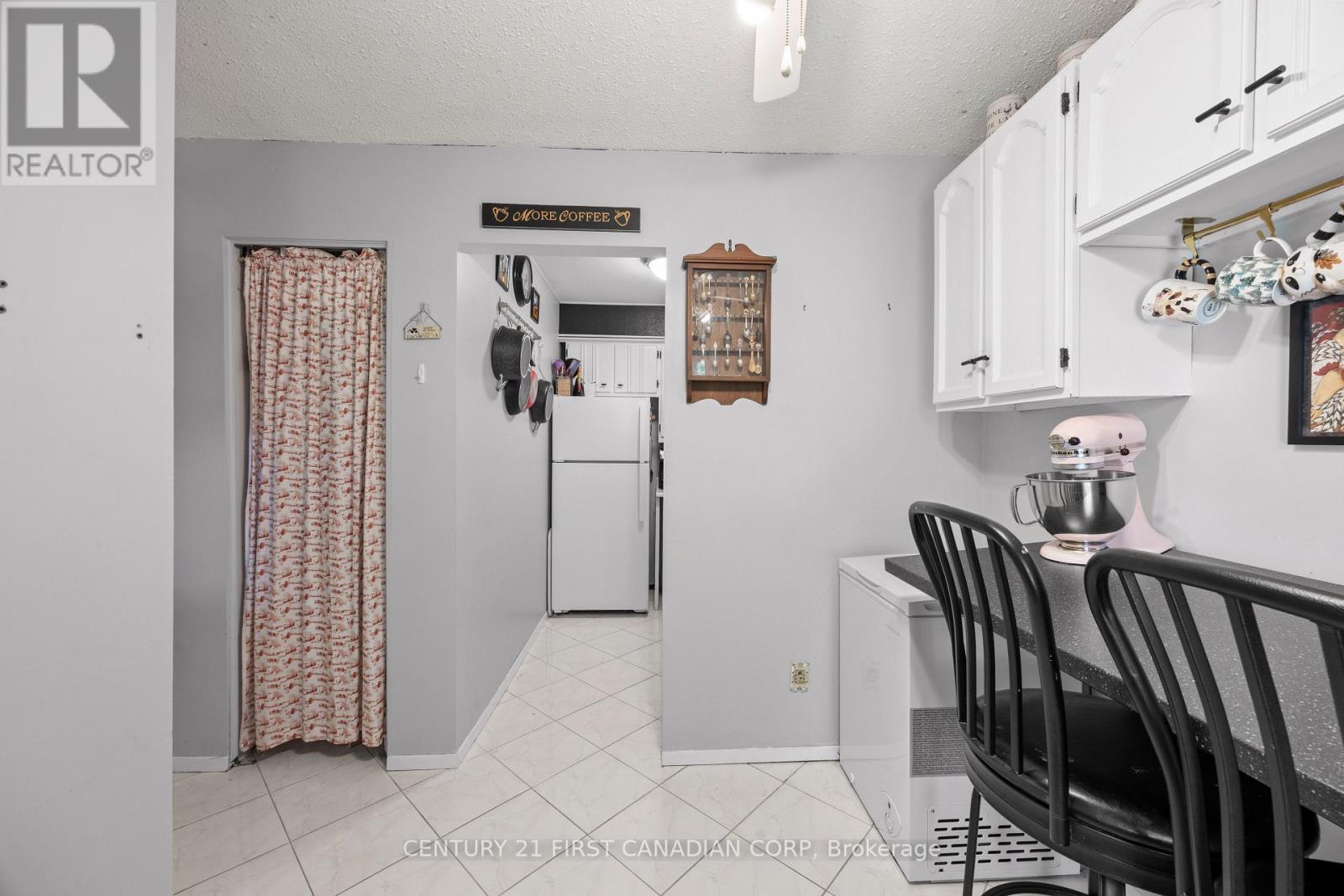 453 Wilkins Street, London South, Ontario  N6C 5B5 - Photo 7 - X13415248
