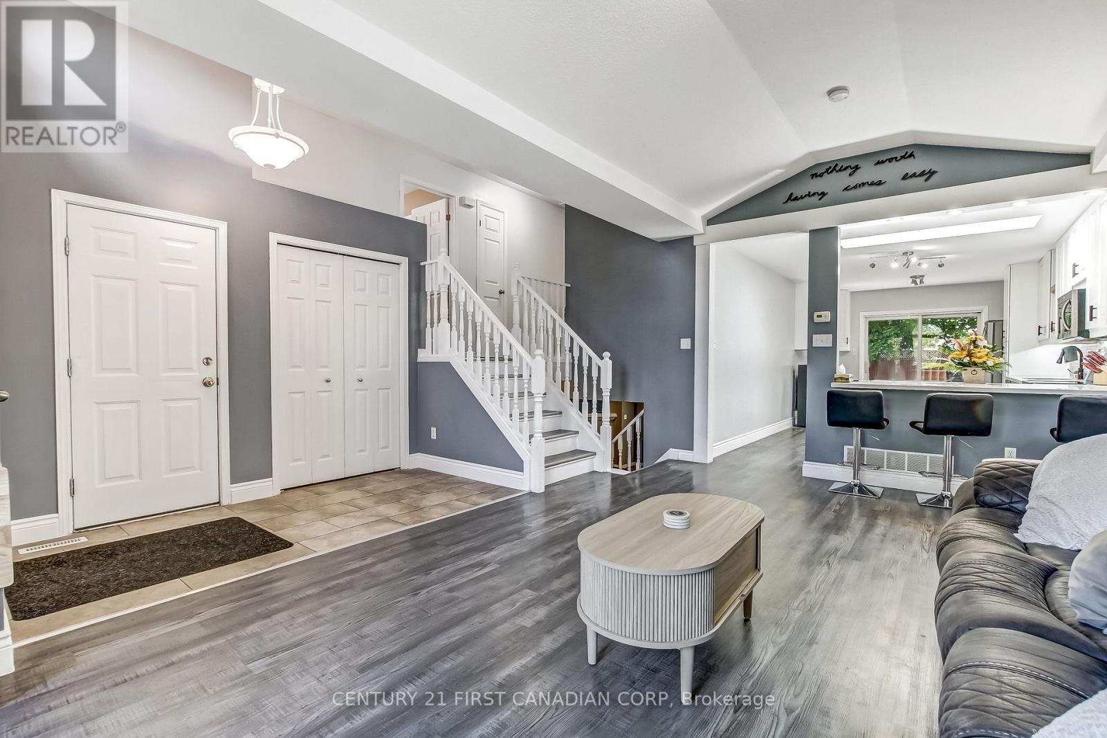 10 Steeplechase Court, St. Thomas, Ontario  N5R 6H4 - Photo 5 - X13415318