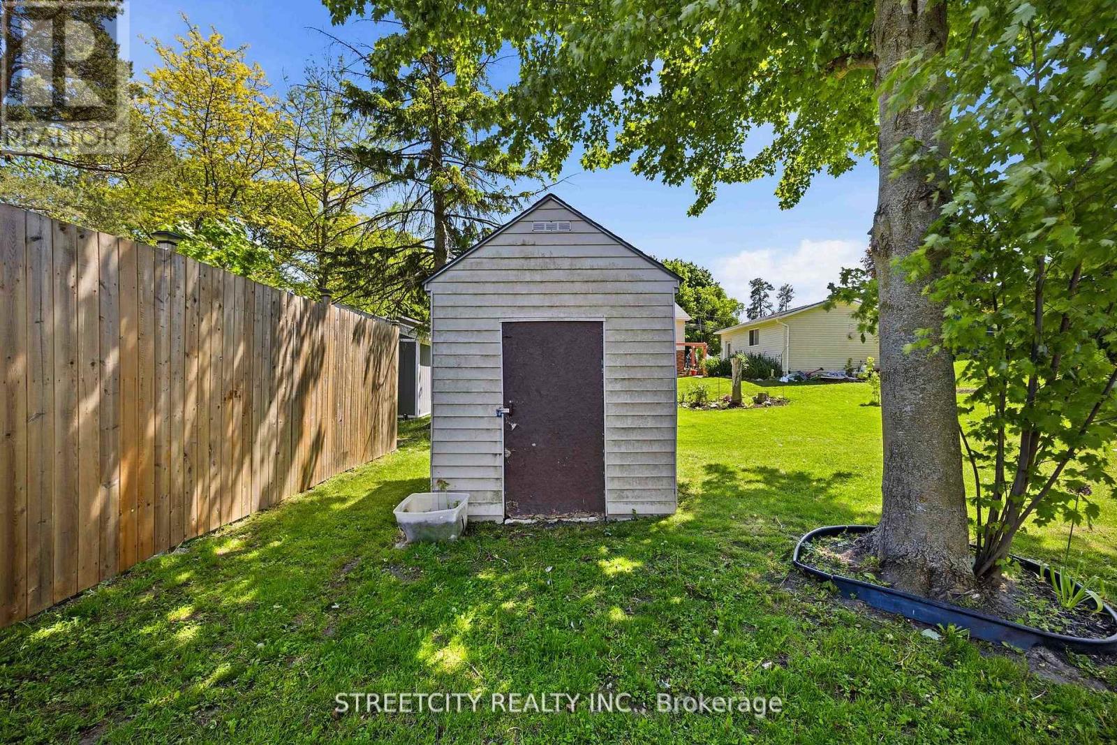 502 Plympton Street, Plympton-Wyoming, Ontario  N0N 1T0 - Photo 33 - X13415398