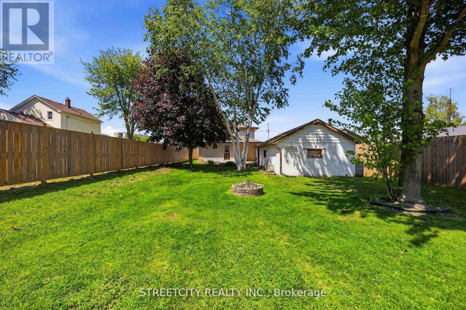 502 Plympton Street, Plympton-Wyoming, Ontario  N0N 1T0 - Photo 5 - X13415398