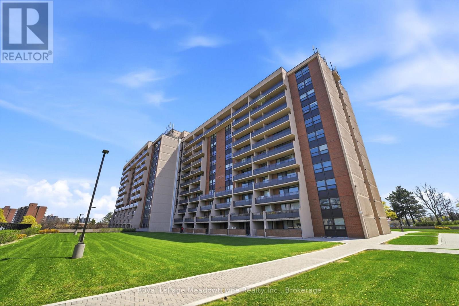 215 - 2929 AQUITAINE AVENUE, Mississauga, Ontario
