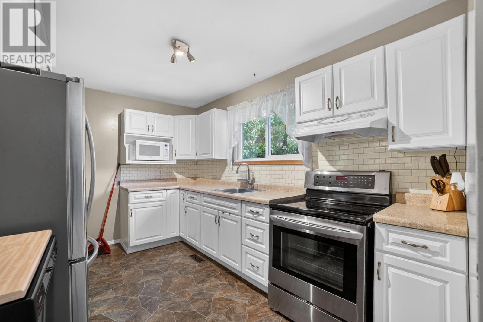 306 Fourth Street North, Kenora, Ontario  P9N 2M9 - Photo 10 - TB2601403