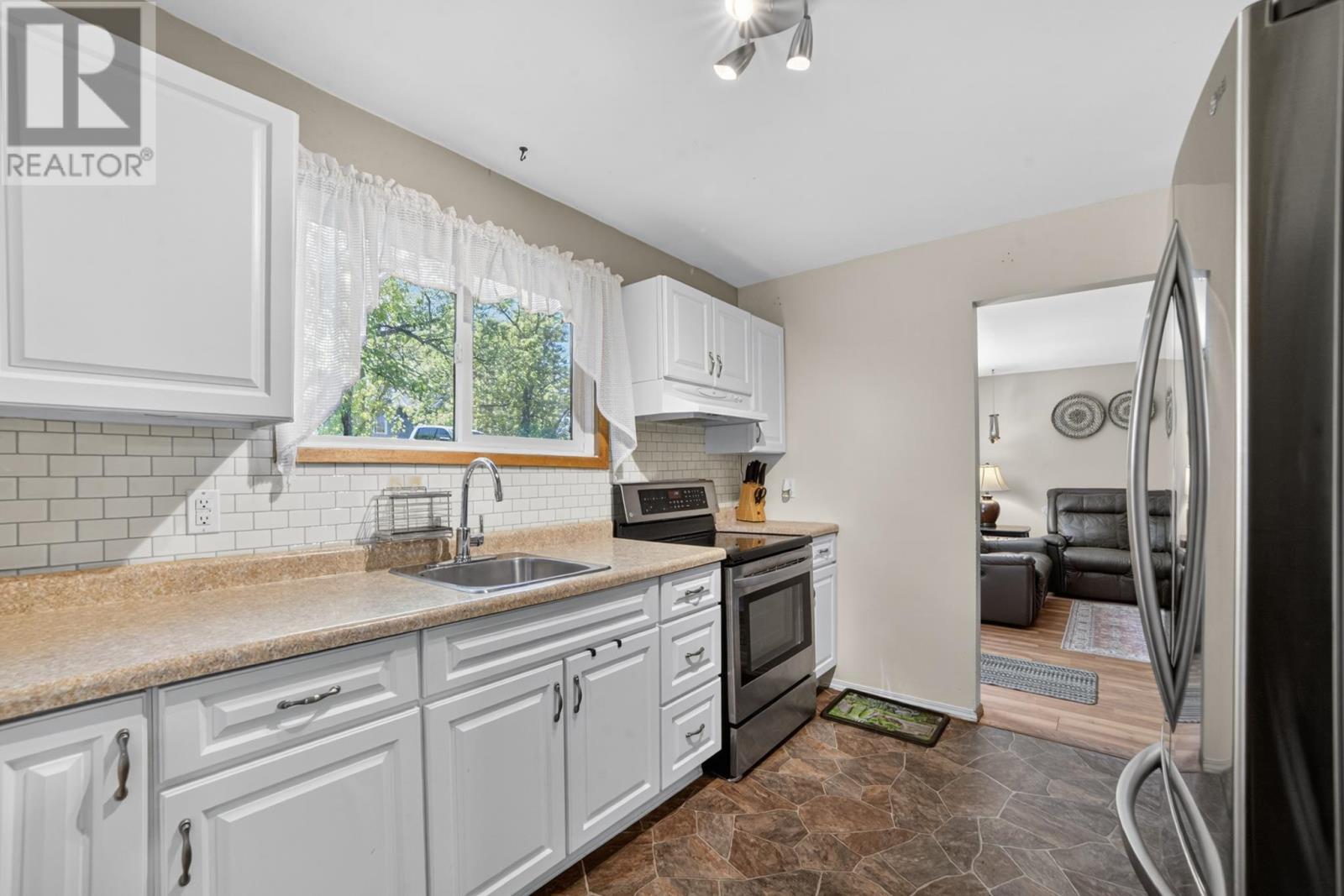 306 Fourth Street North, Kenora, Ontario  P9N 2M9 - Photo 11 - TB2601403