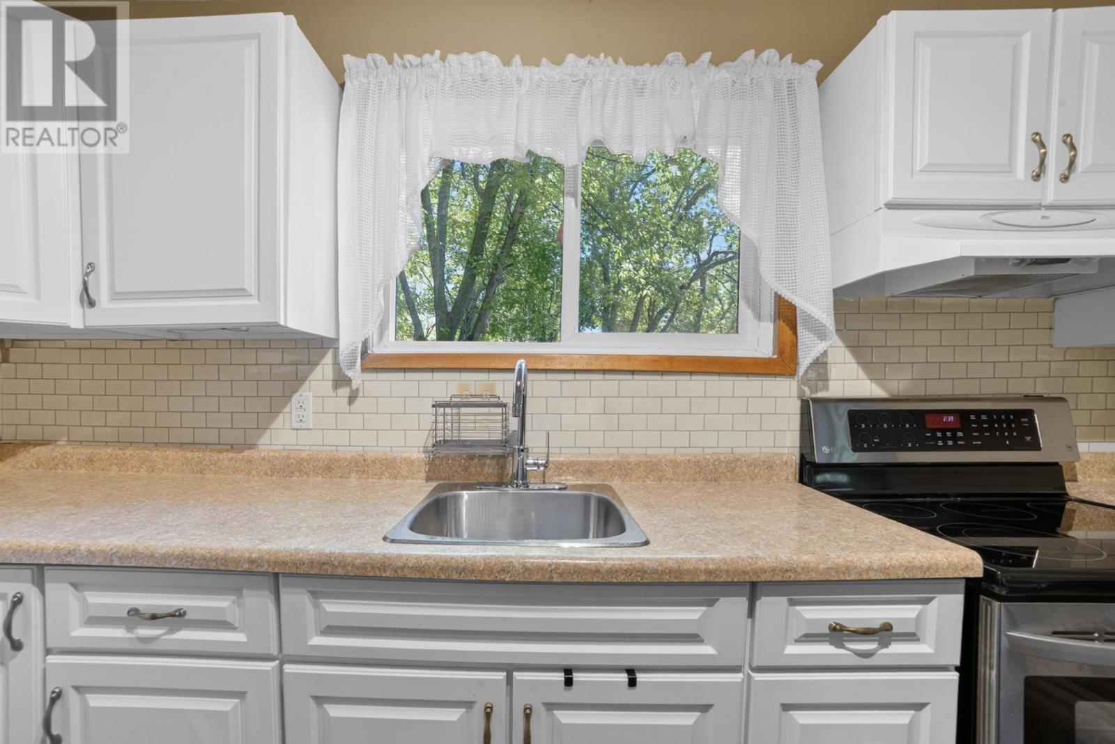 306 Fourth Street North, Kenora, Ontario  P9N 2M9 - Photo 12 - TB2601403