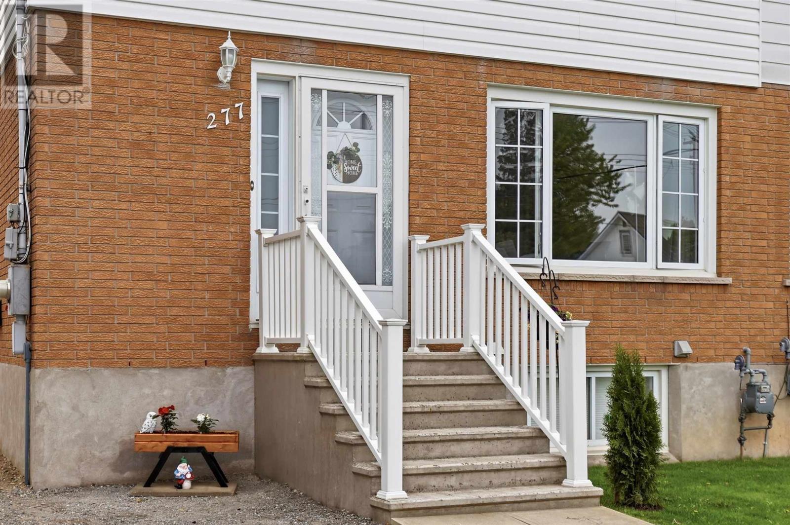 277 Doncaster Rd, Sault Ste. Marie, Ontario  P6C 2T8 - Photo 3 - SM261358
