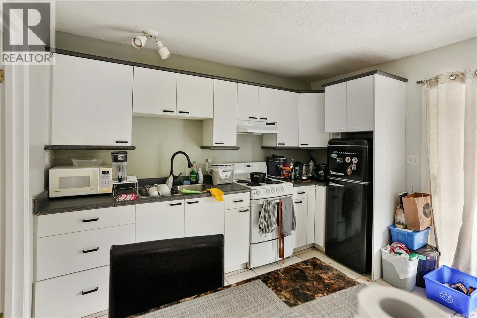 877 Admirals Rd, Esquimalt, British Columbia  V9A 2P1 - Photo 19 - 1033160