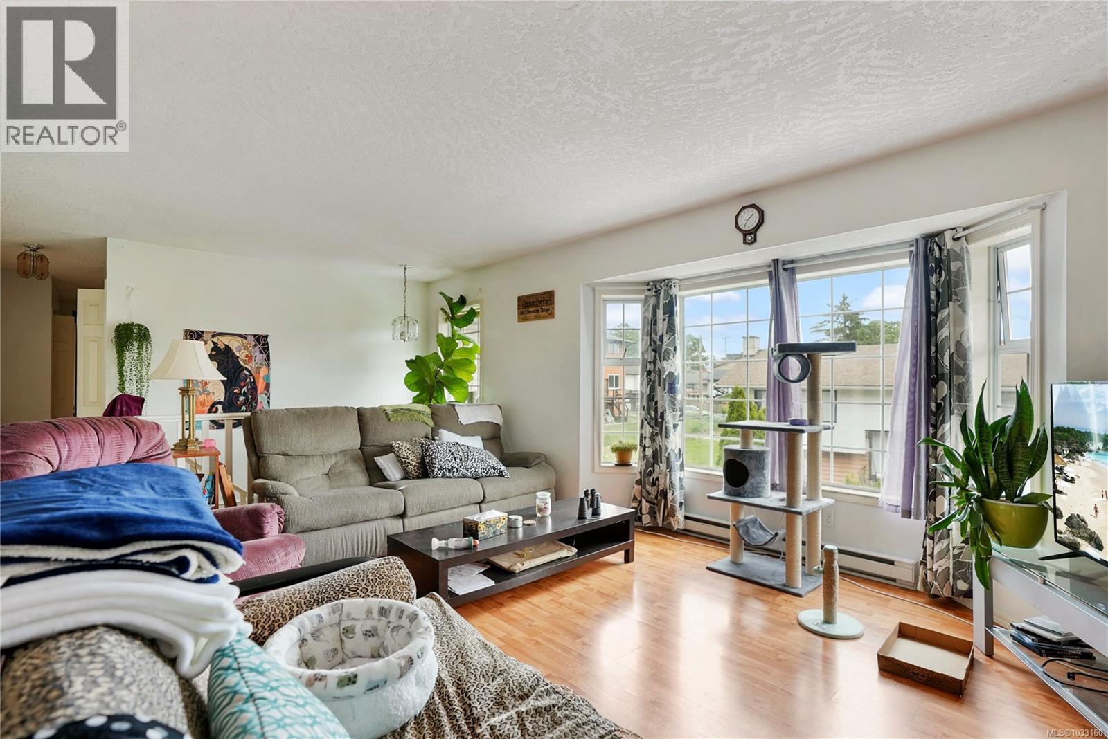 877 Admirals Rd, Esquimalt, British Columbia  V9A 2P1 - Photo 5 - 1033160