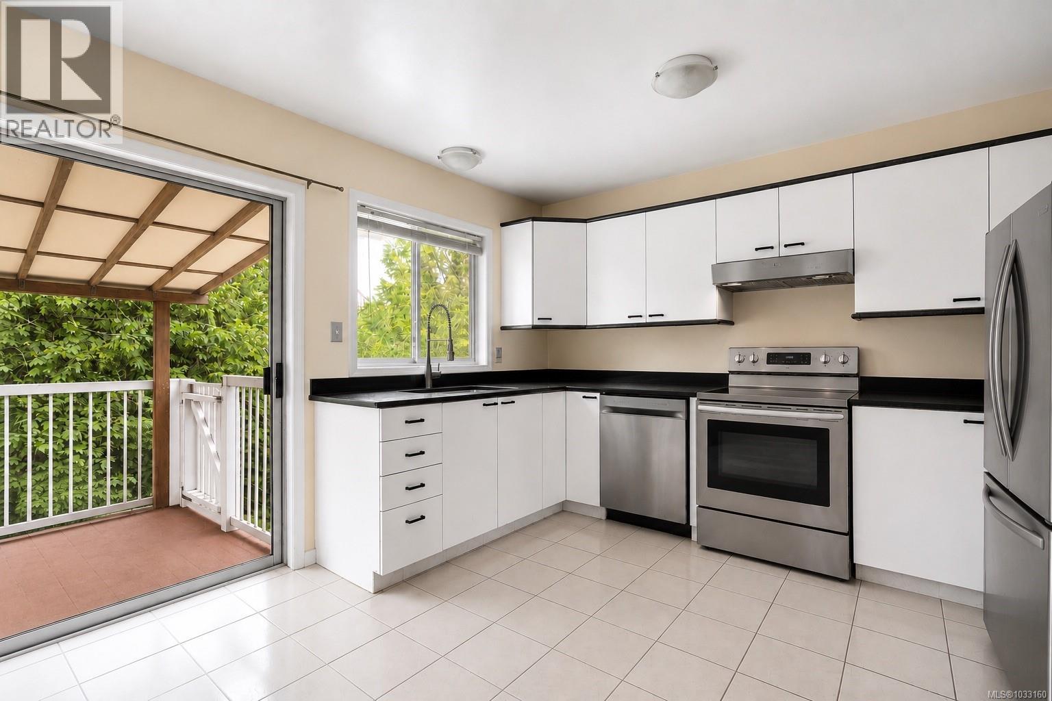 877 Admirals Rd, Esquimalt, British Columbia  V9A 2P1 - Photo 7 - 1033160