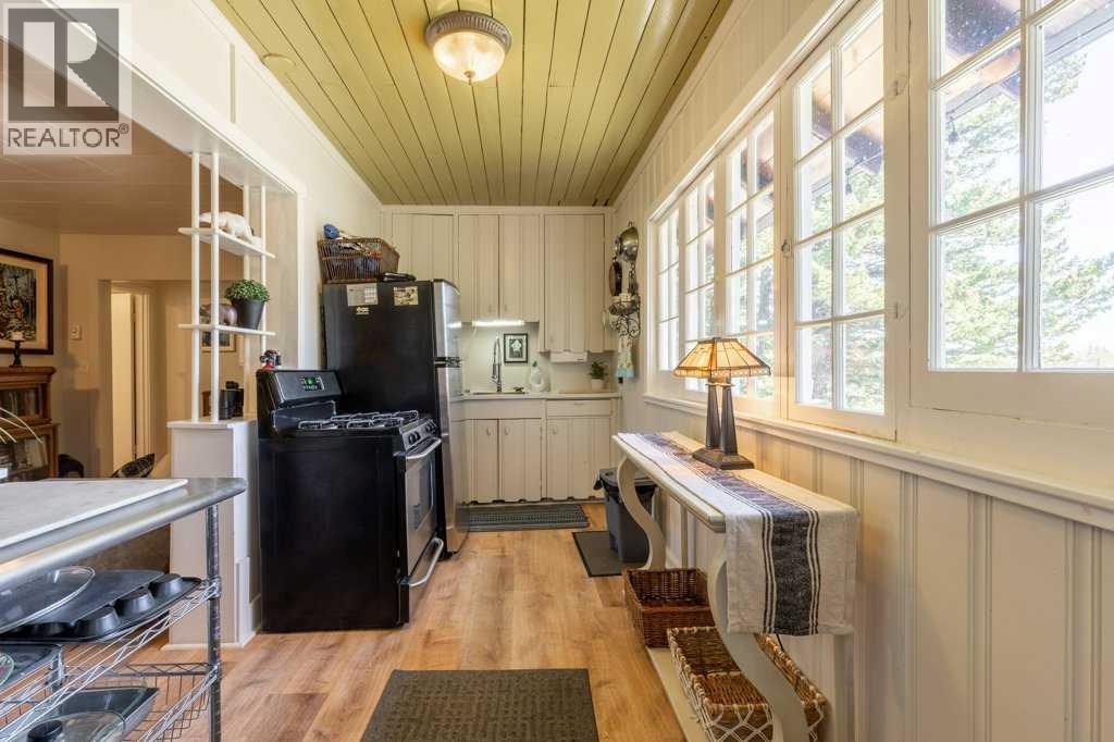 508 Evergreen Avenue, Waterton Park, Alberta T0K 2M0 - Photo 6 - A2312869