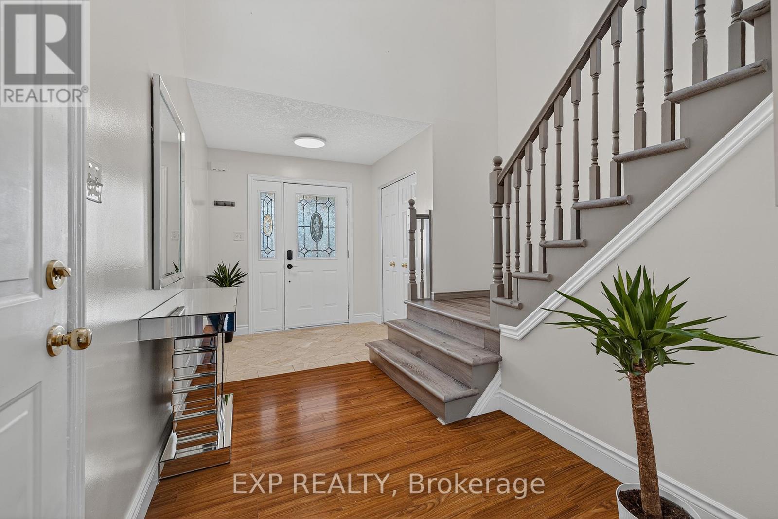 512 Snowdrop Court, Kitchener, Ontario  N2E 4G4 - Photo 4 - X13414990