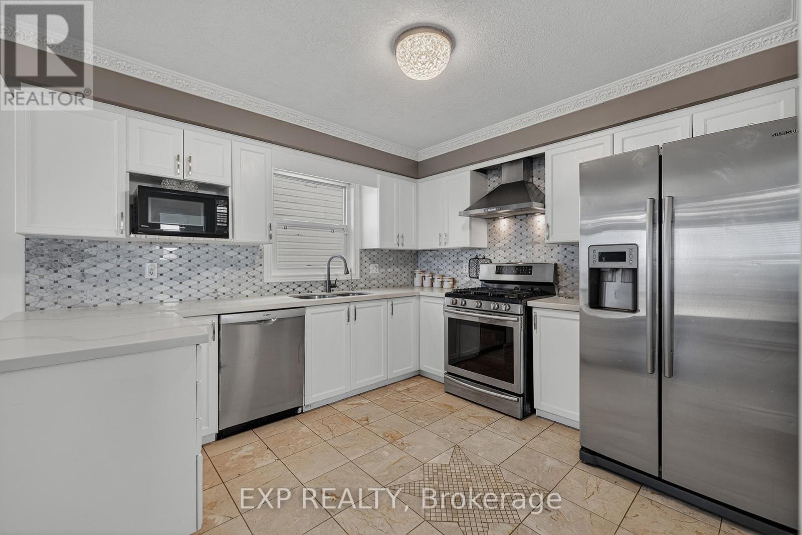 512 Snowdrop Court, Kitchener, Ontario  N2E 4G4 - Photo 8 - X13414990