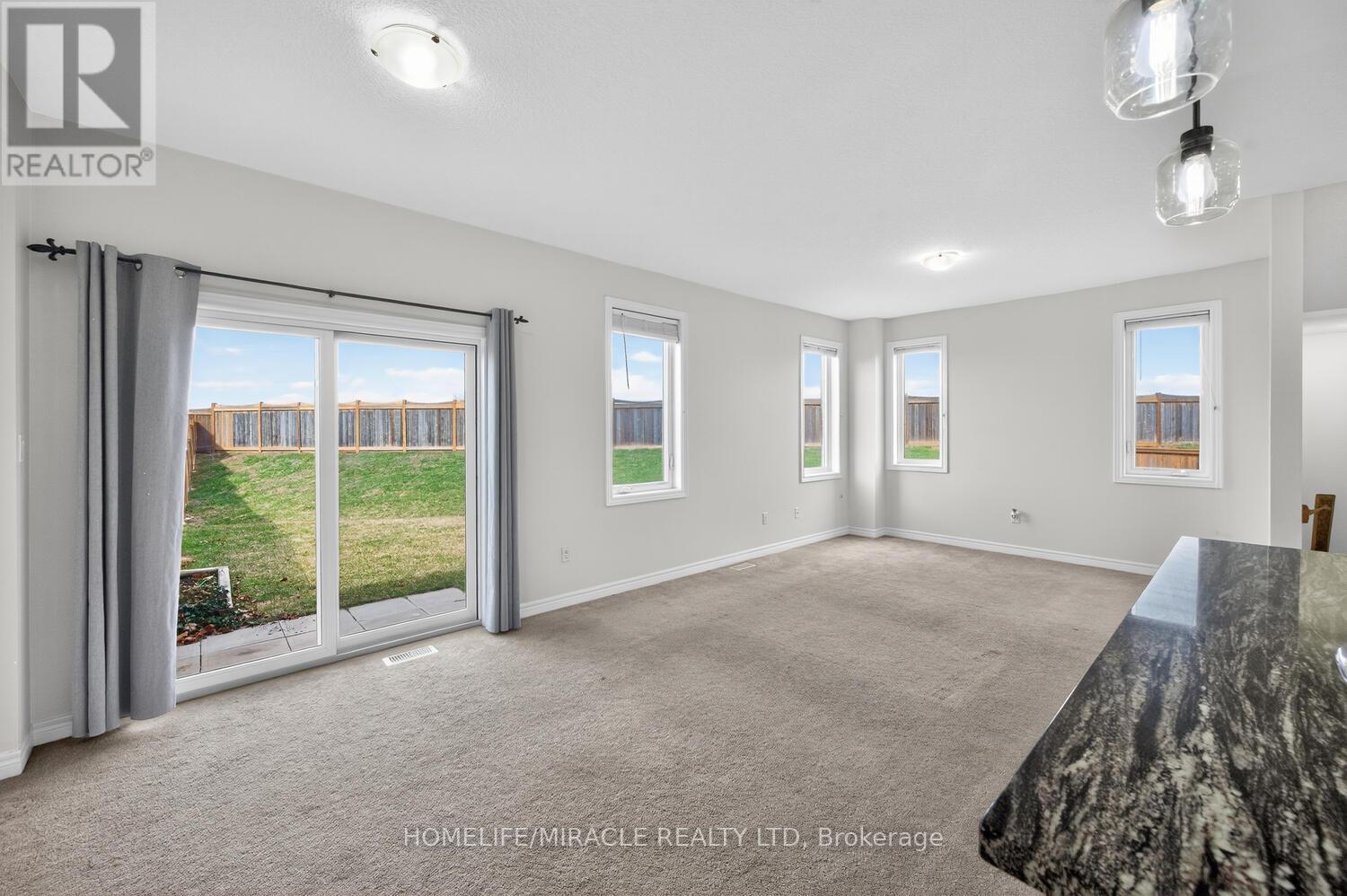 Upper - 23 Pinot Crescent, Hamilton, Ontario  L8E 0J8 - Photo 13 - X13415004