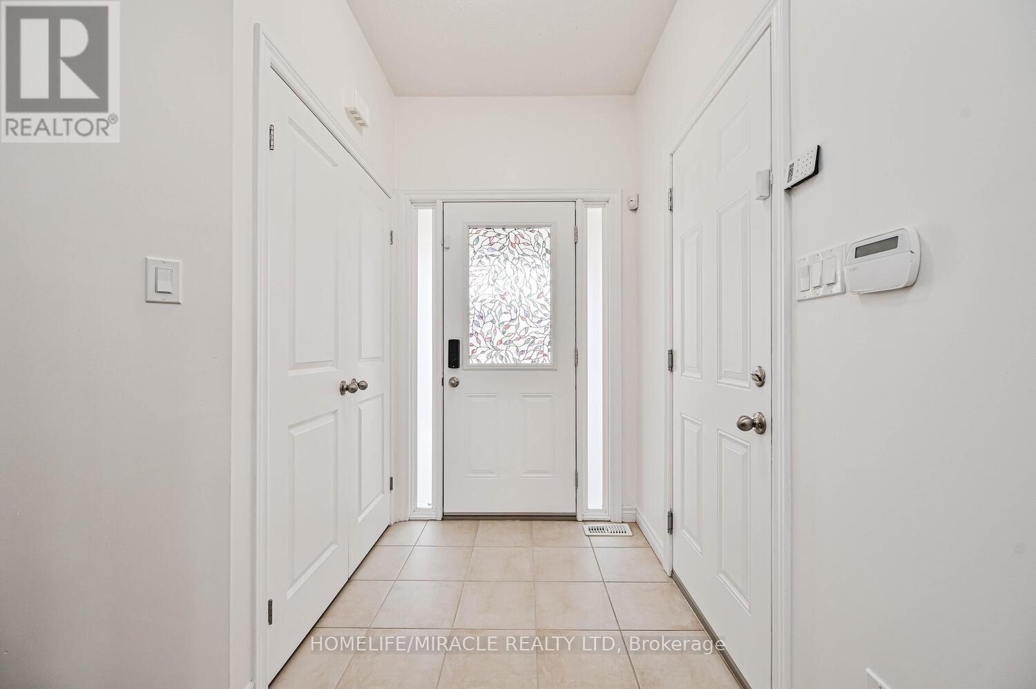 Upper - 23 Pinot Crescent, Hamilton, Ontario  L8E 0J8 - Photo 6 - X13415004