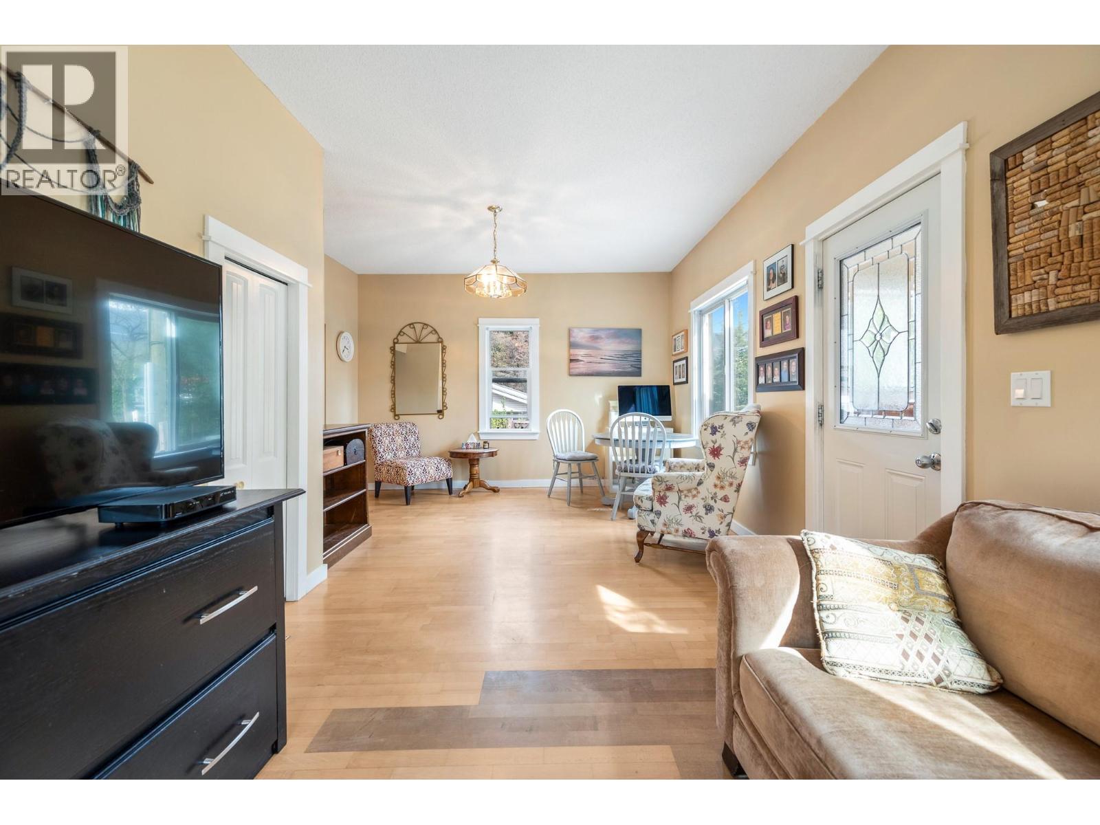 3620 Rosedale Avenue Armstrong Photo 10 3620 Rosedale Avenue Armstrong Photo 10