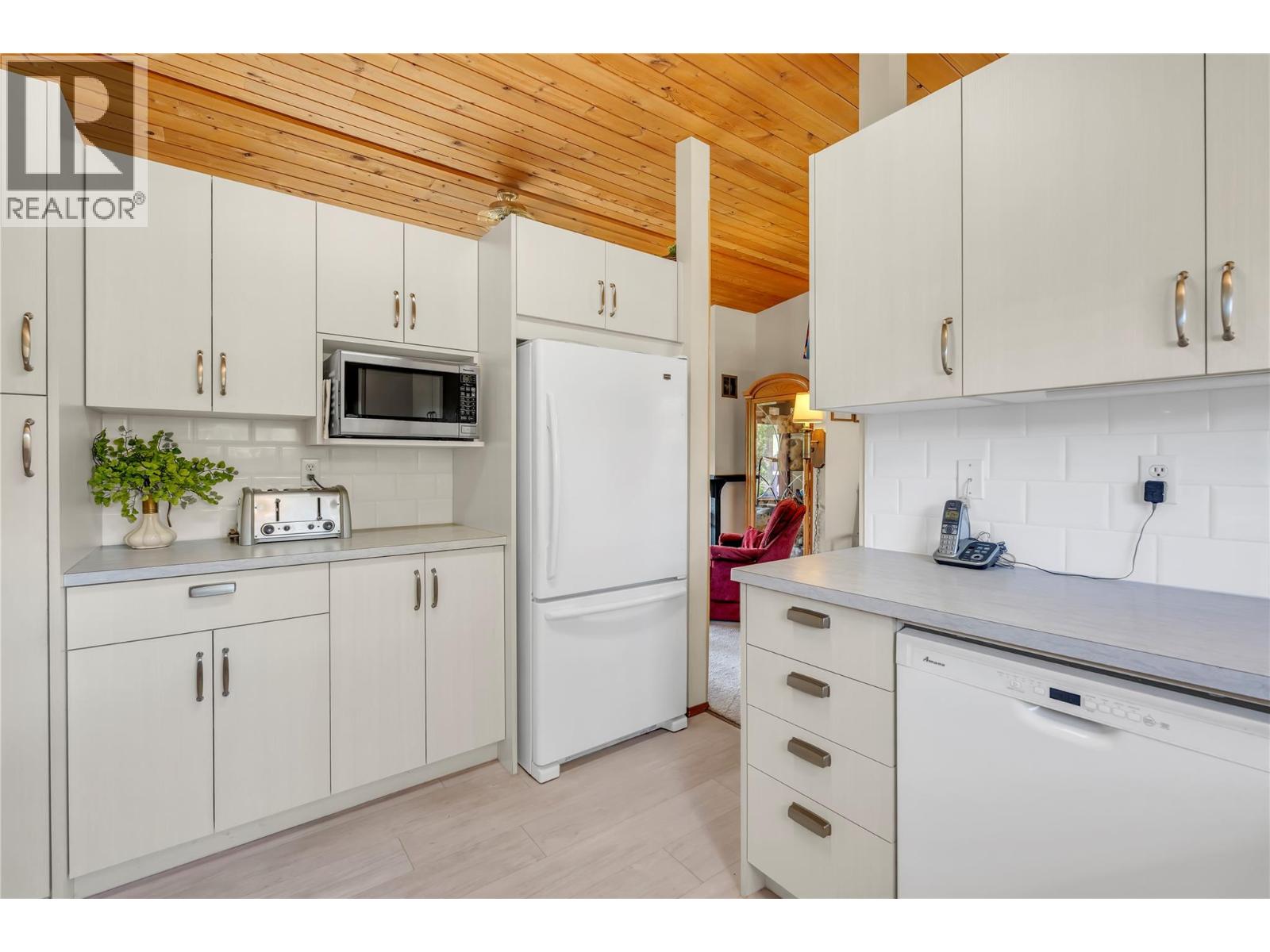 152 Arlayne Road, Kaleden, British Columbia  V0H 1K0 - Photo 13 - 10390620