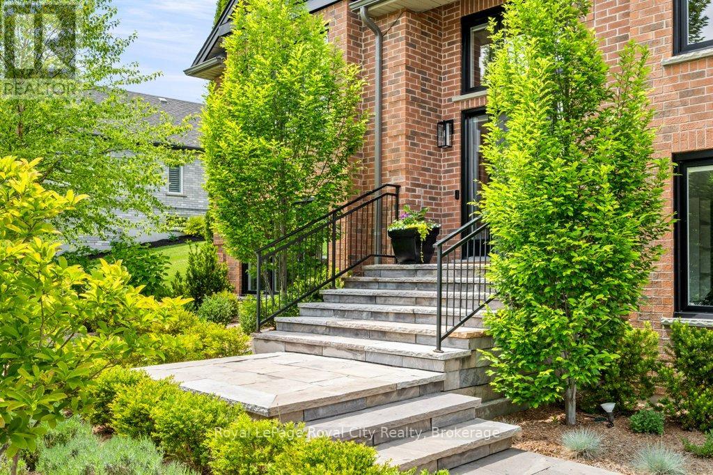 32 Cross Creek Boulevard, Guelph/eramosa, Ontario  N1H 6J2 - Photo 3 - X13415344
