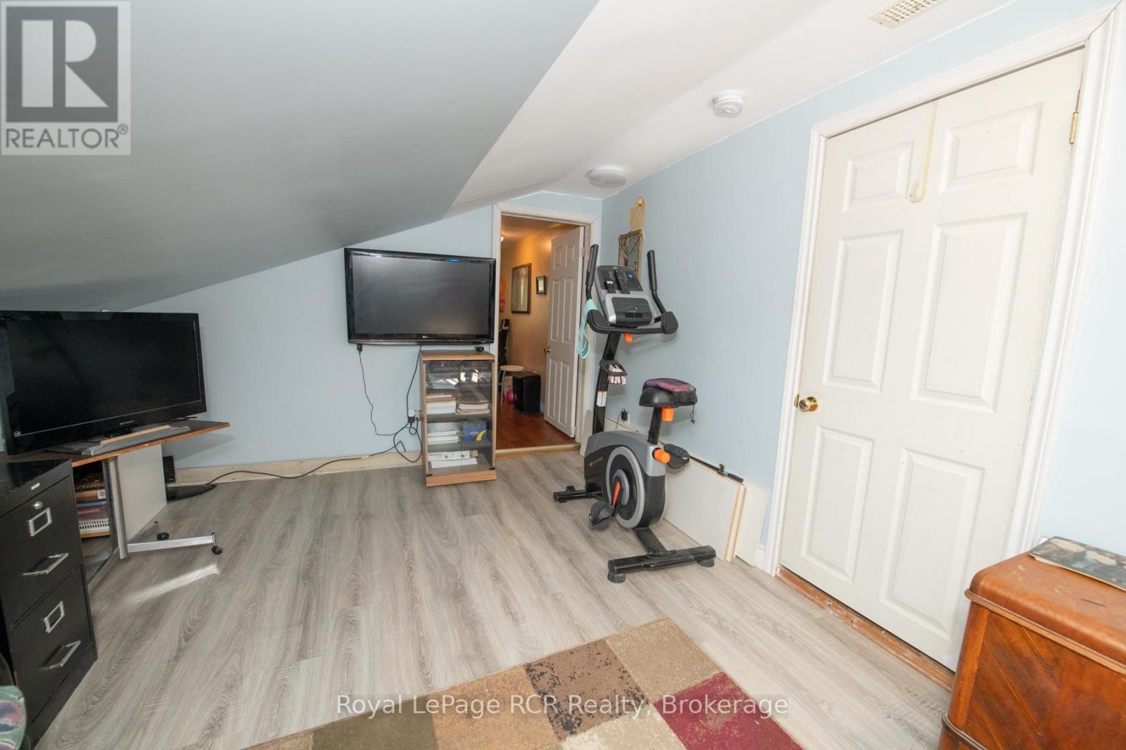 430 Queen Street West Street W, Wellington North, Ontario N0G 2L3 - Photo 10 - X13415436
