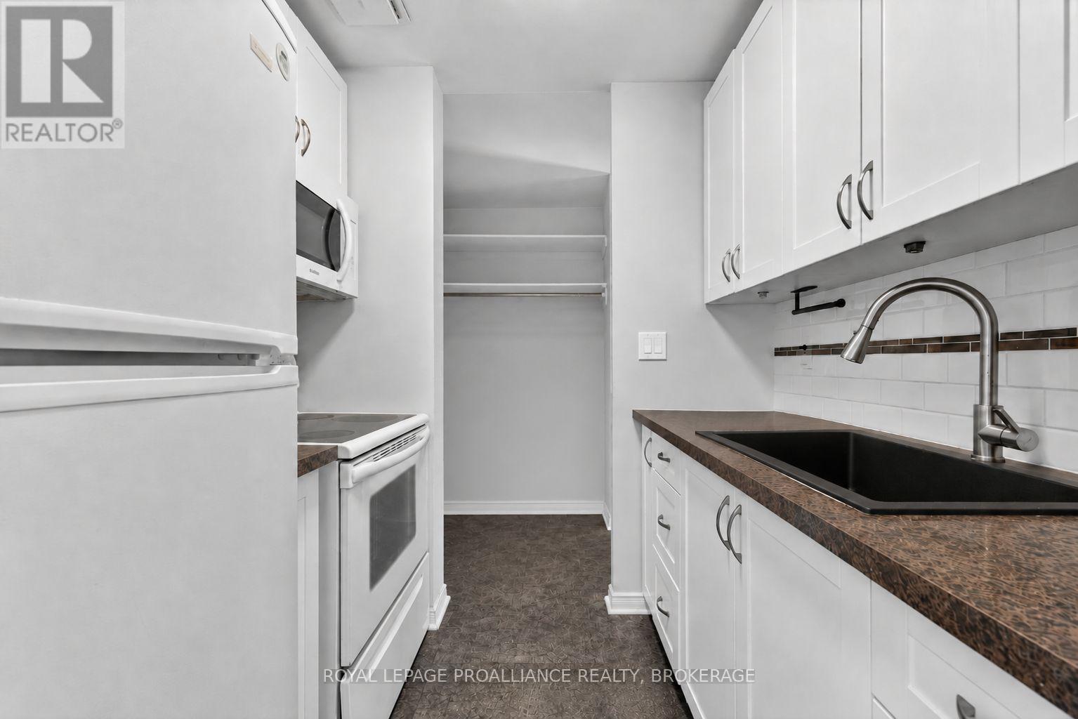 206 - 17 Eldon Hall Place, Kingston, Ontario  K7M 7H5 - Photo 10 - X13248824