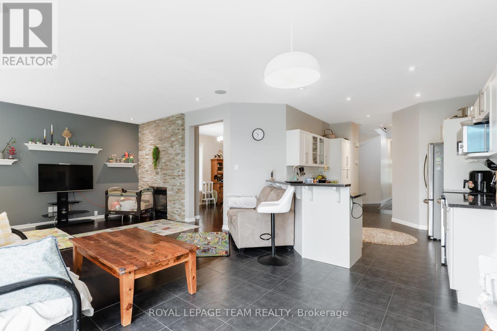 212 Huntsville Drive, Ottawa, Ontario  K2T 0C6 - Photo 15 - X13236466