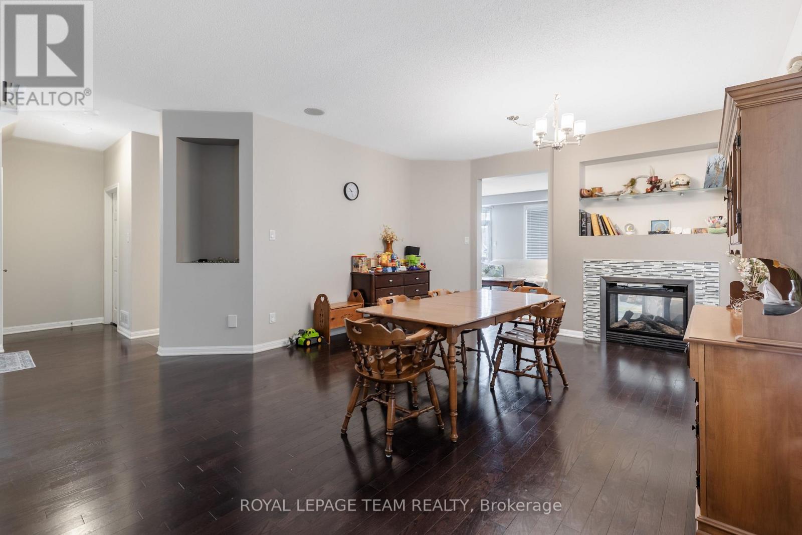212 Huntsville Drive, Ottawa, Ontario  K2T 0C6 - Photo 10 - X13236466