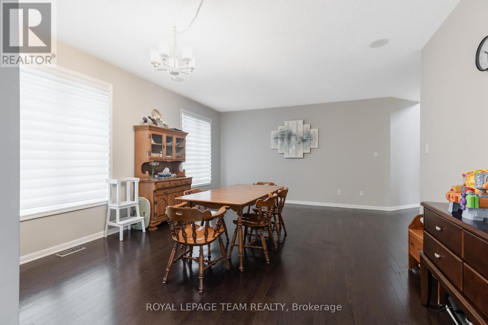 212 Huntsville Drive, Ottawa, Ontario  K2T 0C6 - Photo 11 - X13236466