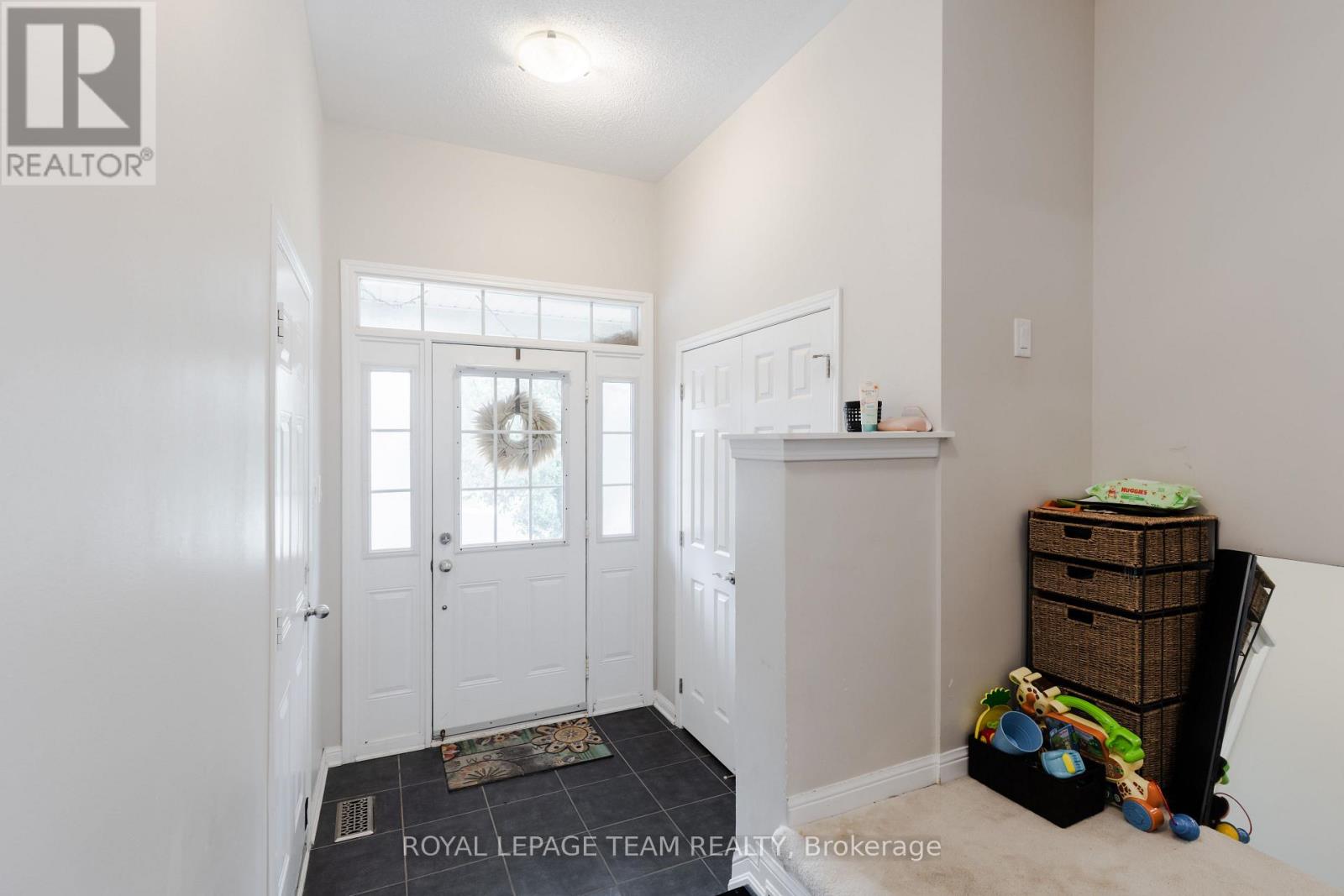 212 Huntsville Drive, Ottawa, Ontario  K2T 0C6 - Photo 6 - X13236466