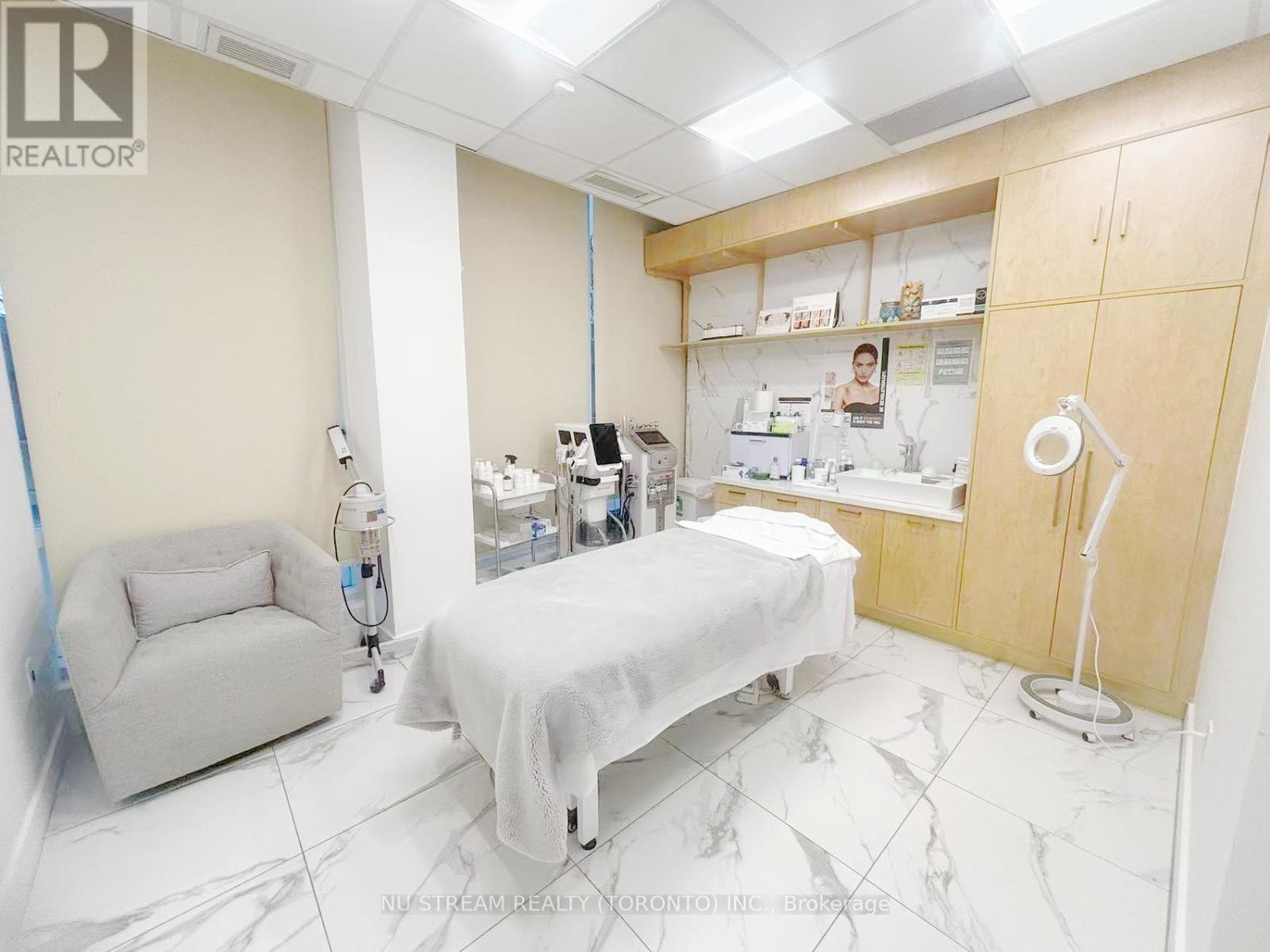 90 Esther Shiner Boulevard, Toronto, Ontario  M2K 1C2 - Photo 6 - C13415114