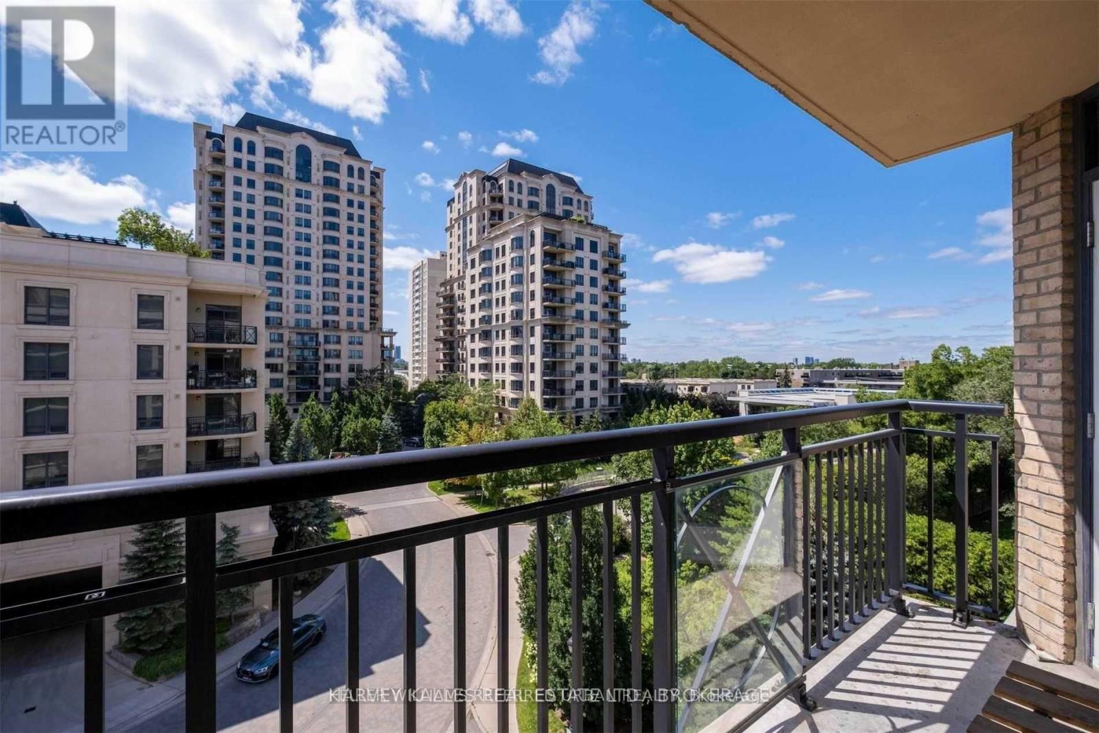 512 - 676 Sheppard Avenue E, Toronto, Ontario M2K 1B7 - Photo 1 - C13415262