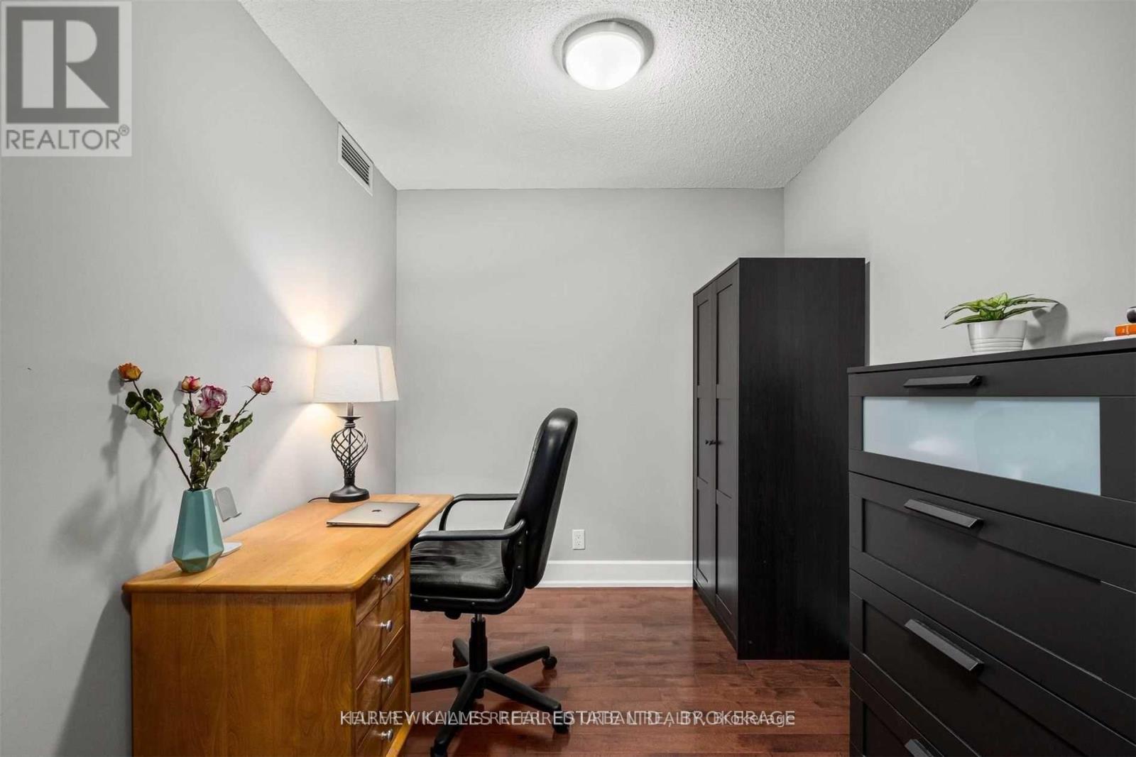 512 - 676 Sheppard Avenue E, Toronto, Ontario M2K 1B7 - Photo 7 - C13415262