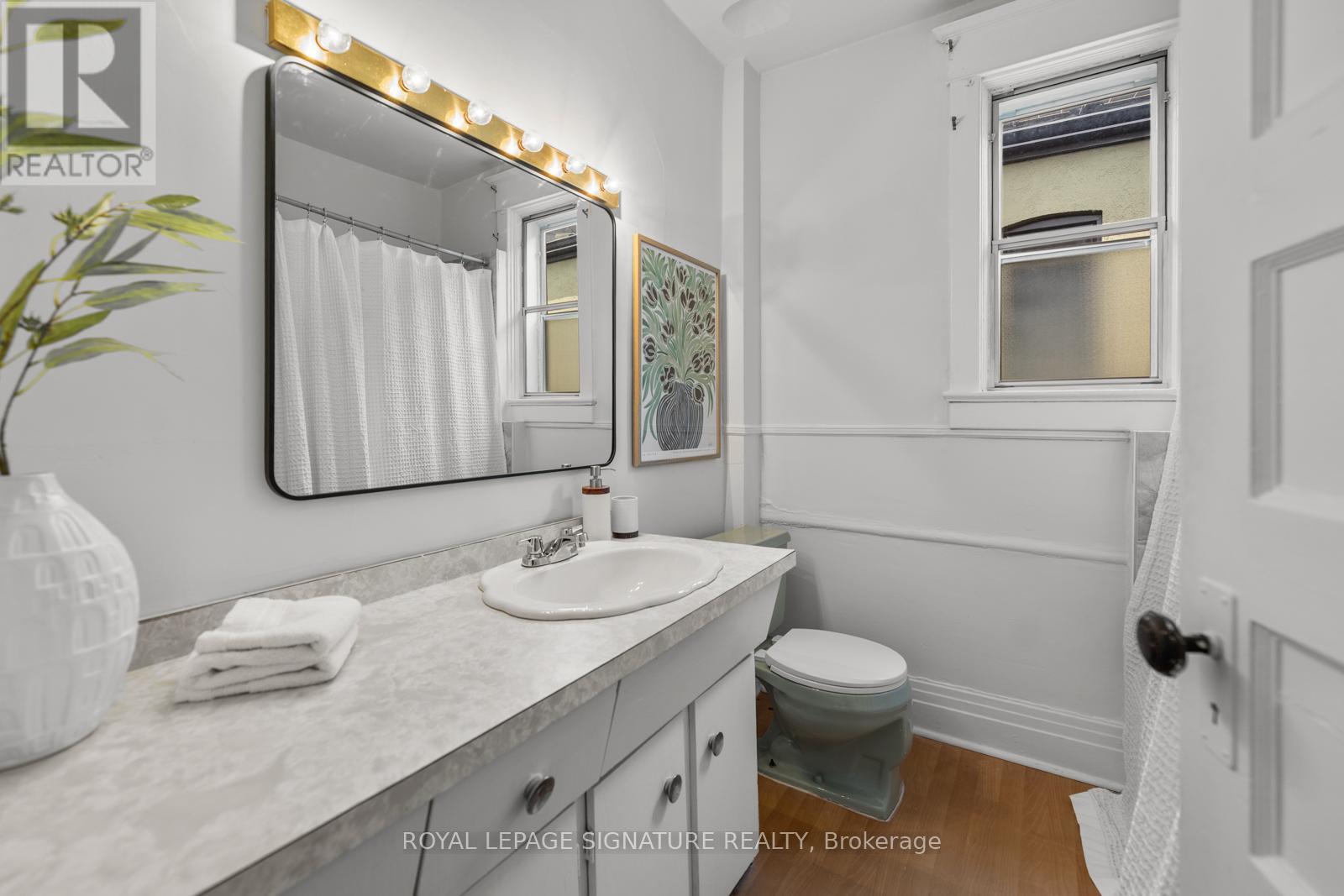 261a St Helen's Avenue, Toronto, Ontario  M6H 4A2 - Photo 19 - C13415274