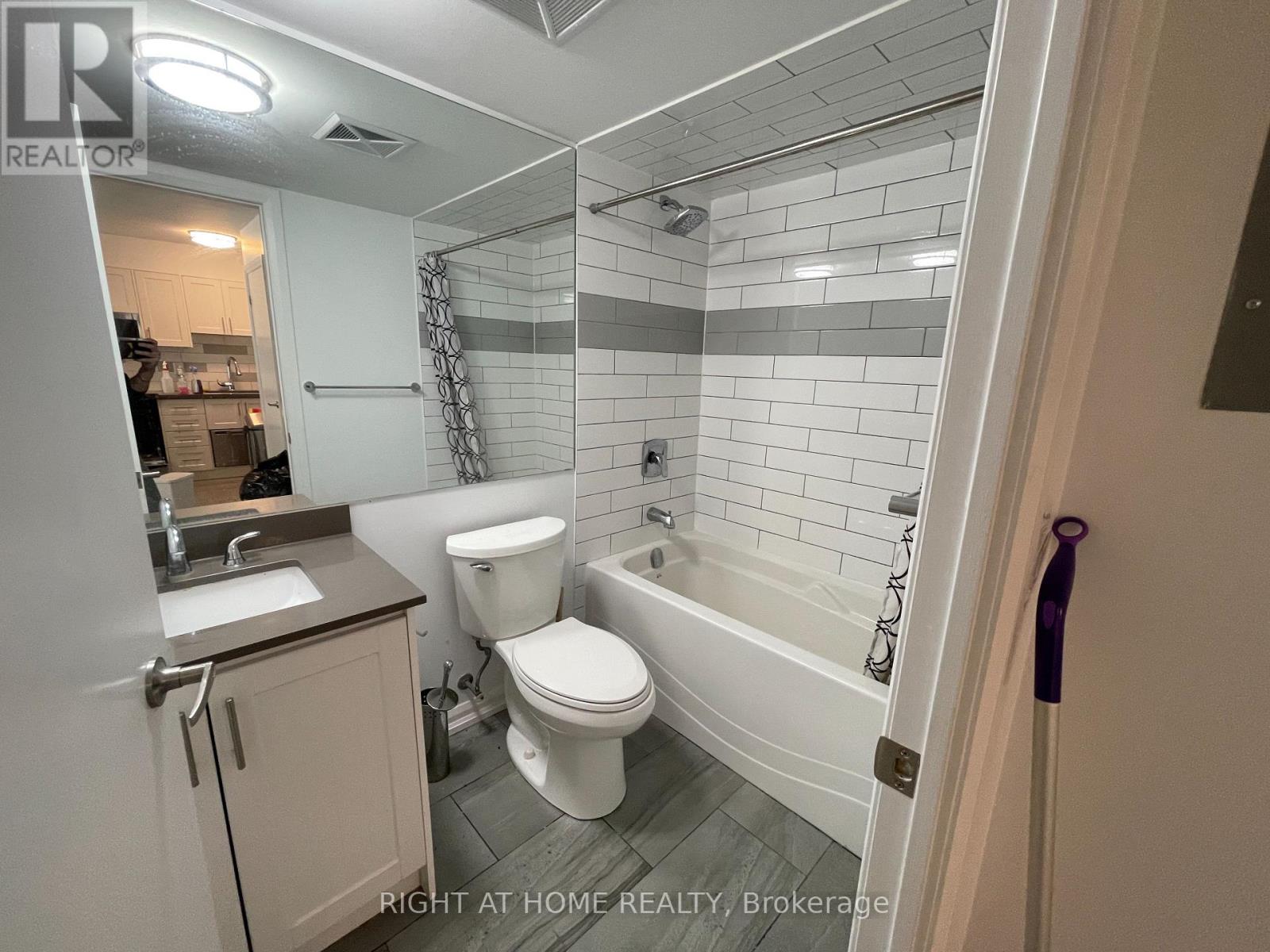 602 - 111 Elizabeth Street, Toronto, Ontario  M5G 1P7 - Photo 18 - C13415326