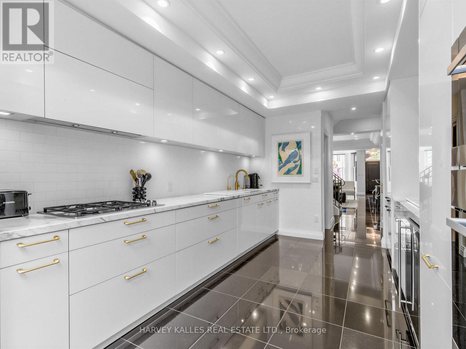 32 Bernard Avenue, Toronto, Ontario  M5R 1R2 - Photo 10 - C13415368