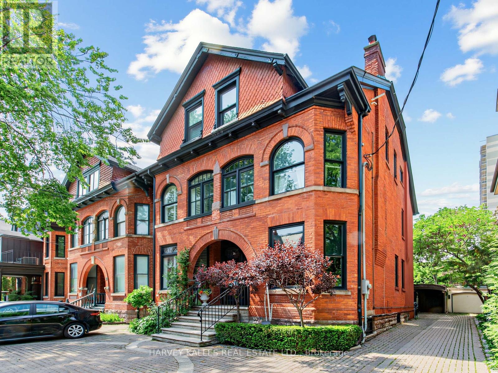 32 Bernard Avenue, Toronto, Ontario  M5R 1R2 - Photo 3 - C13415368