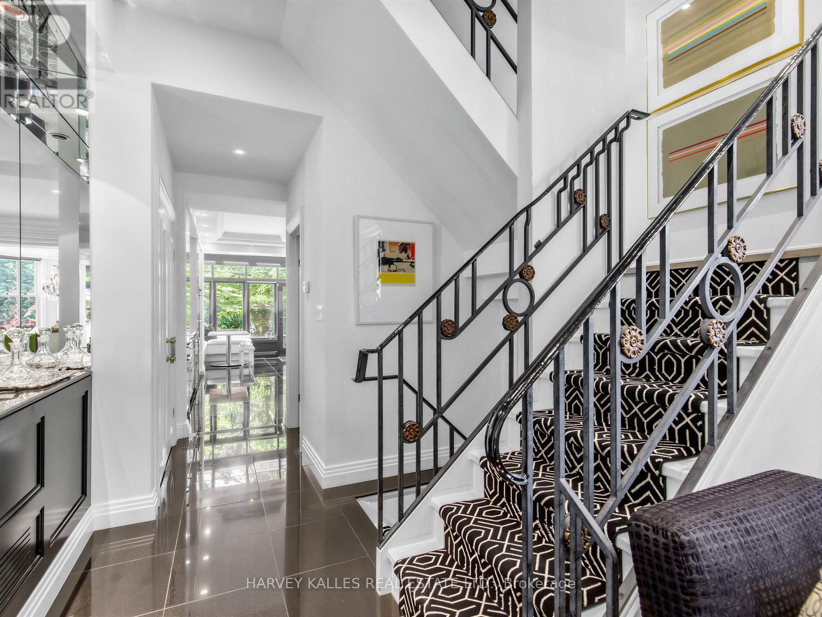 32 Bernard Avenue, Toronto, Ontario  M5R 1R2 - Photo 8 - C13415368