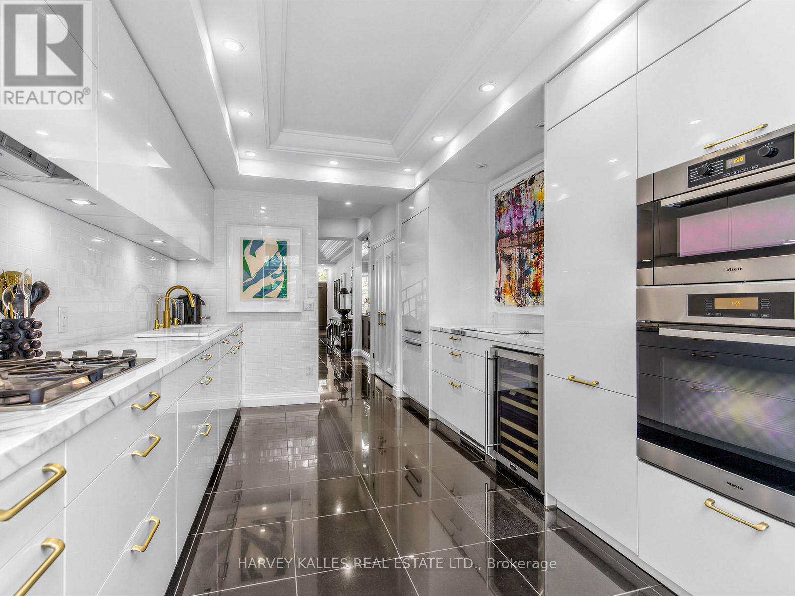 32 Bernard Avenue, Toronto, Ontario  M5R 1R2 - Photo 9 - C13415368
