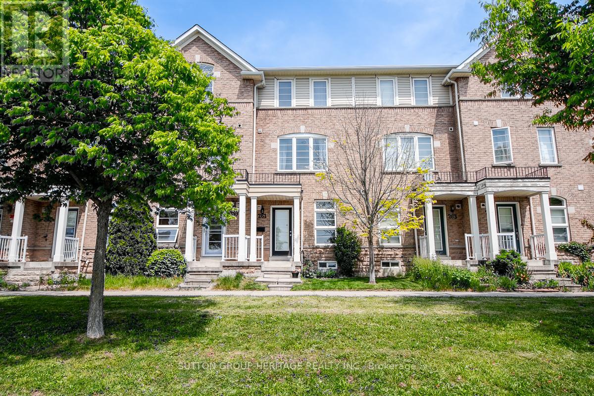 261 MONARCH AVENUE, Ajax, Ontario