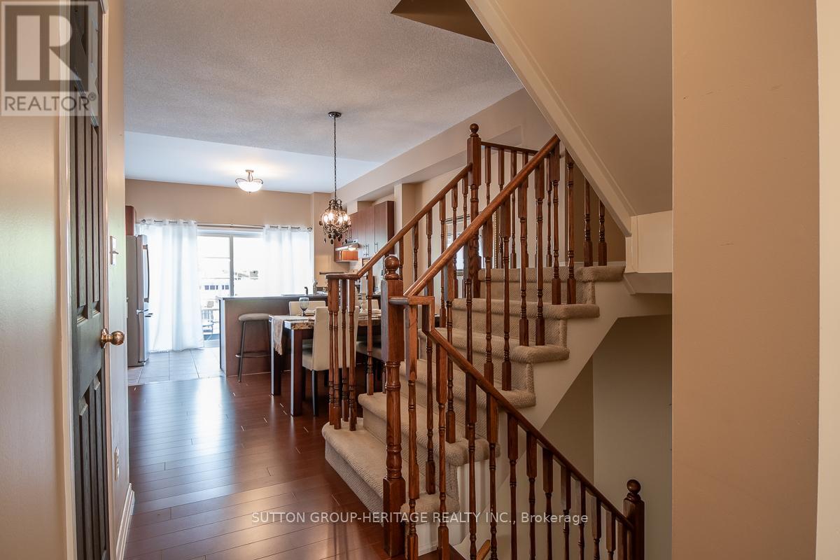 261 Monarch Avenue, Ajax, Ontario  L1S 0A5 - Photo 4 - E13415180
