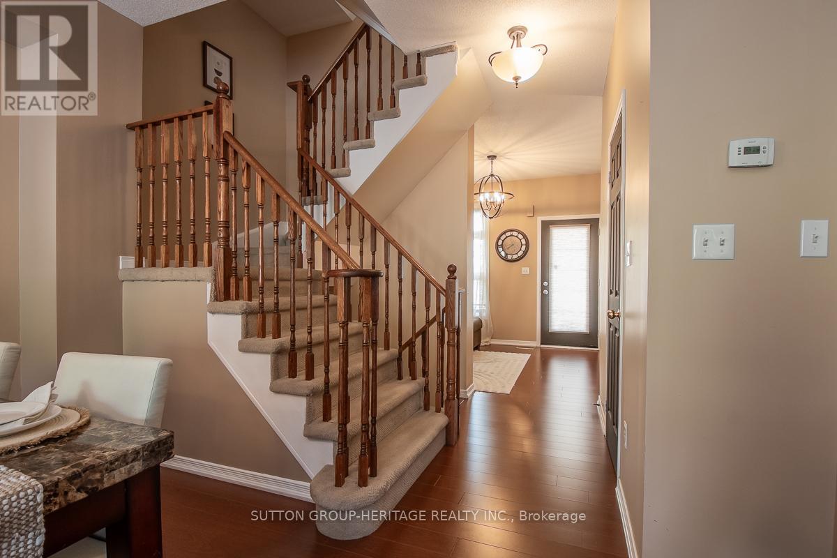 261 Monarch Avenue, Ajax, Ontario  L1S 0A5 - Photo 5 - E13415180