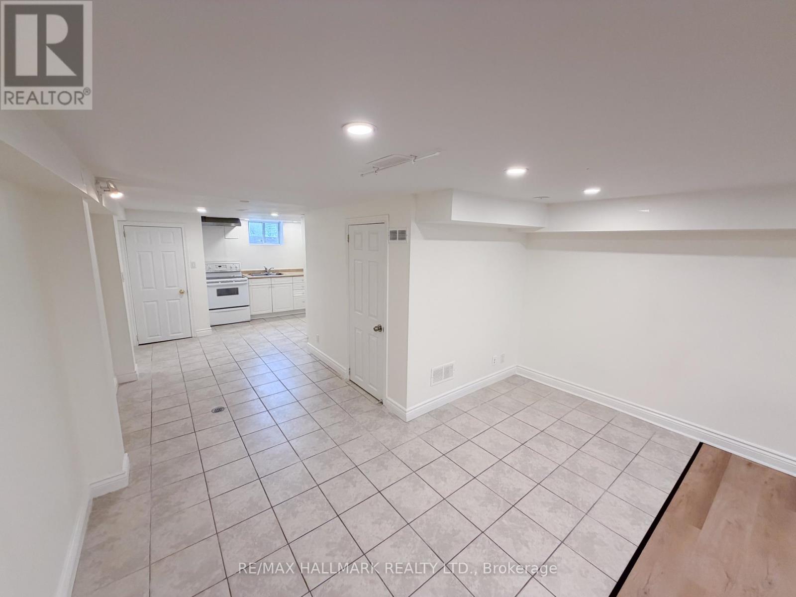 338 Demaine Crescent, Richmond Hill, Ontario  L4C 2W5 - Photo 6 - N13415316