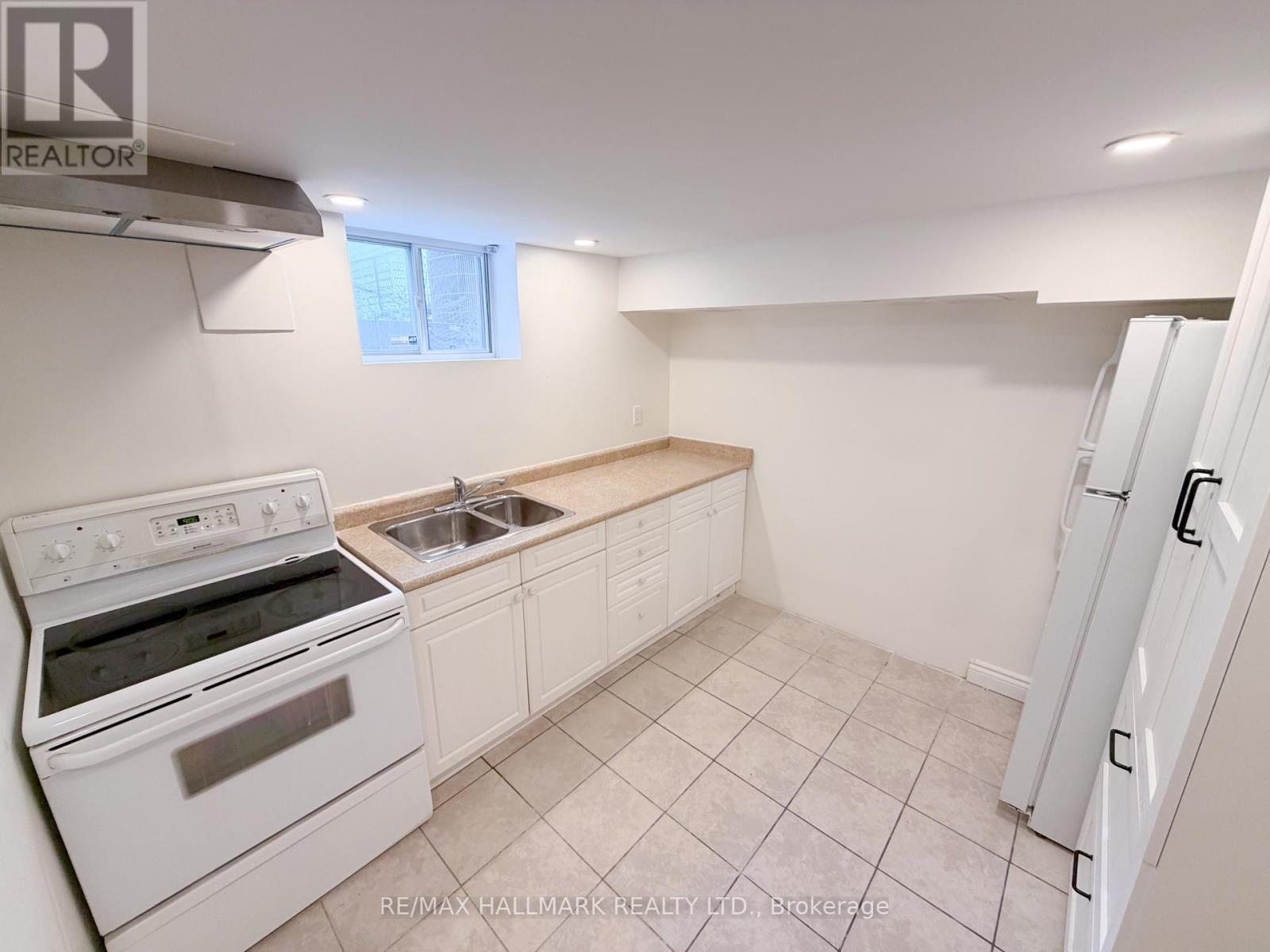 338 Demaine Crescent, Richmond Hill, Ontario  L4C 2W5 - Photo 7 - N13415316