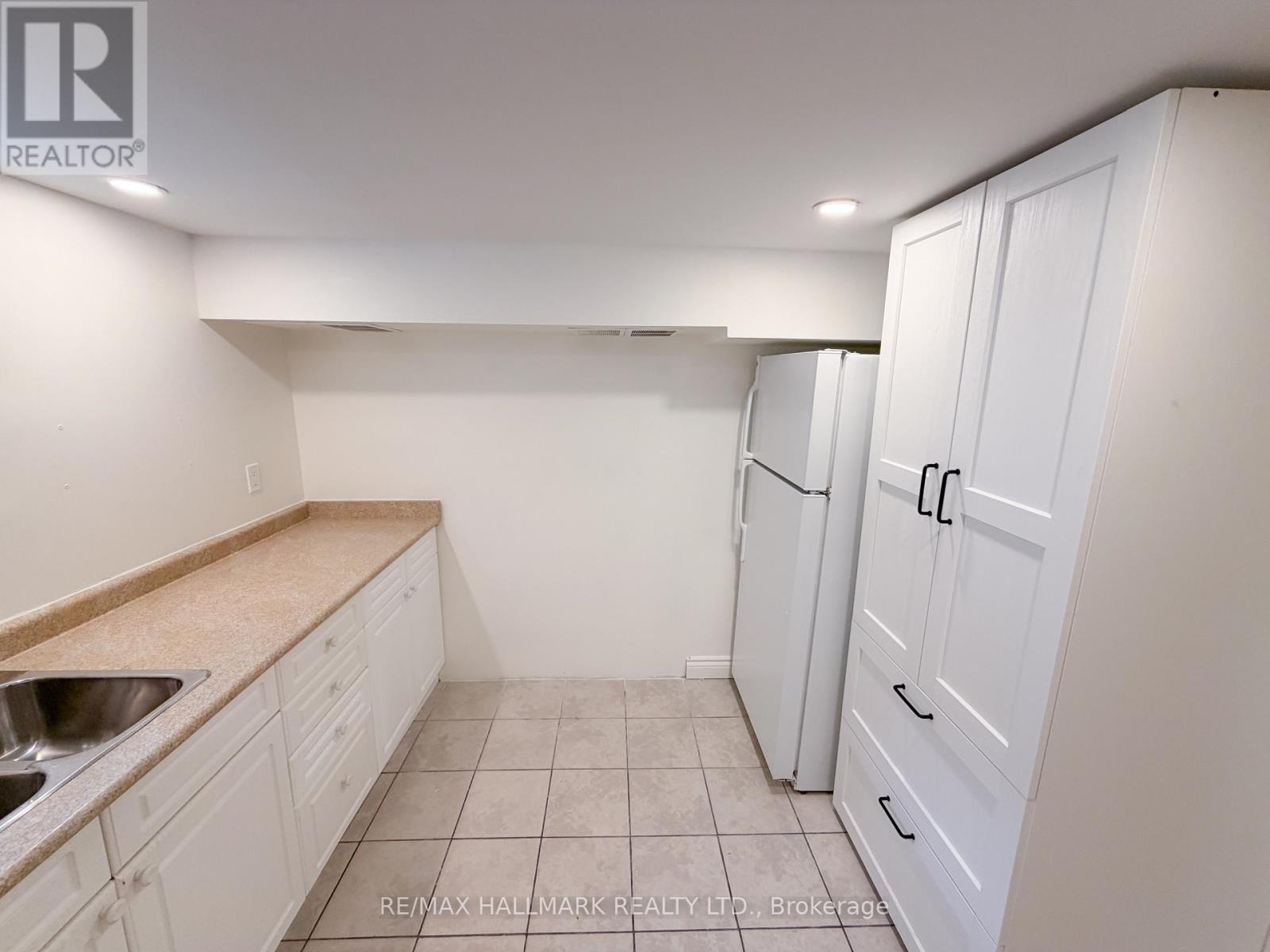 338 Demaine Crescent, Richmond Hill, Ontario  L4C 2W5 - Photo 8 - N13415316