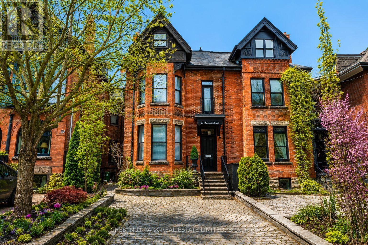 11 ADMIRAL ROAD, Toronto, Ontario