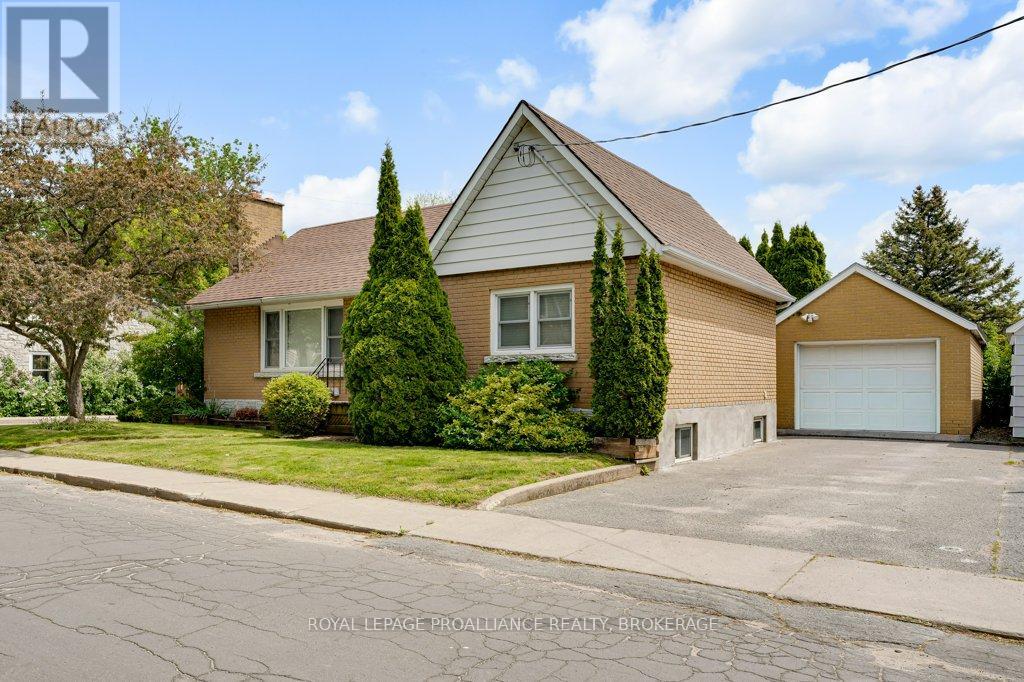 67 Mowat Avenue, Kingston (Central City West), Ontario  K7M 1K2 - Photo 3 - X13415522