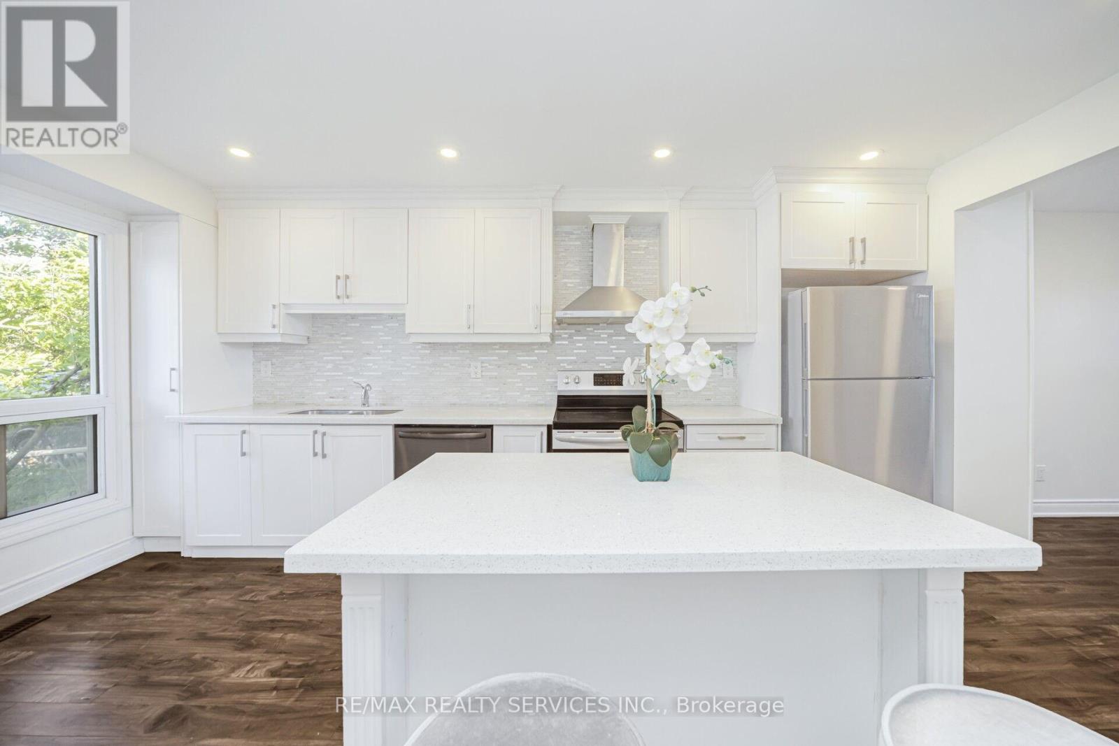 120 Simmons Boulevard, Brampton, Ontario  L6V 3V6 - Photo 11 - W13415148
